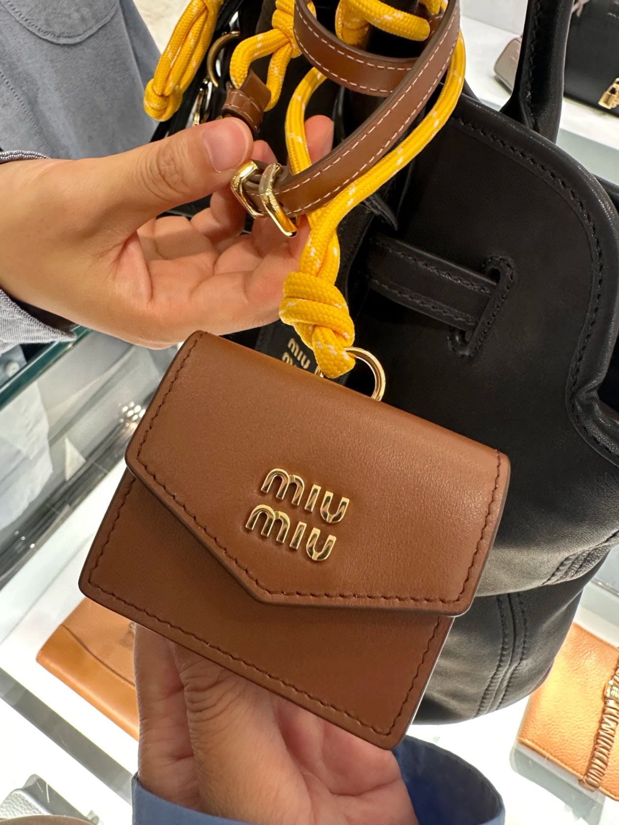 ＭＩ ＭＵ LEATHER SHOULDER WALLET ORANGE/GREEN/YELLOW