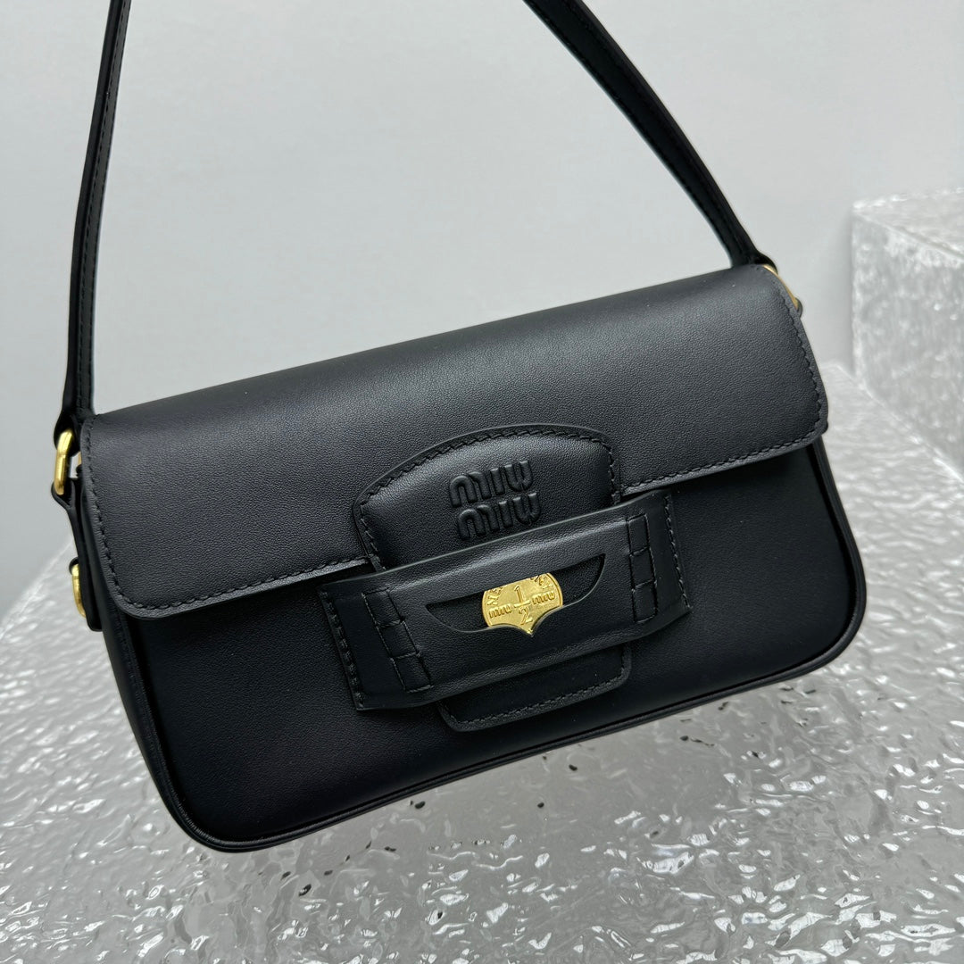 ＭＩ ＭＵ PENNY NAPPA LEATHER SHOULDER BAG BLACK