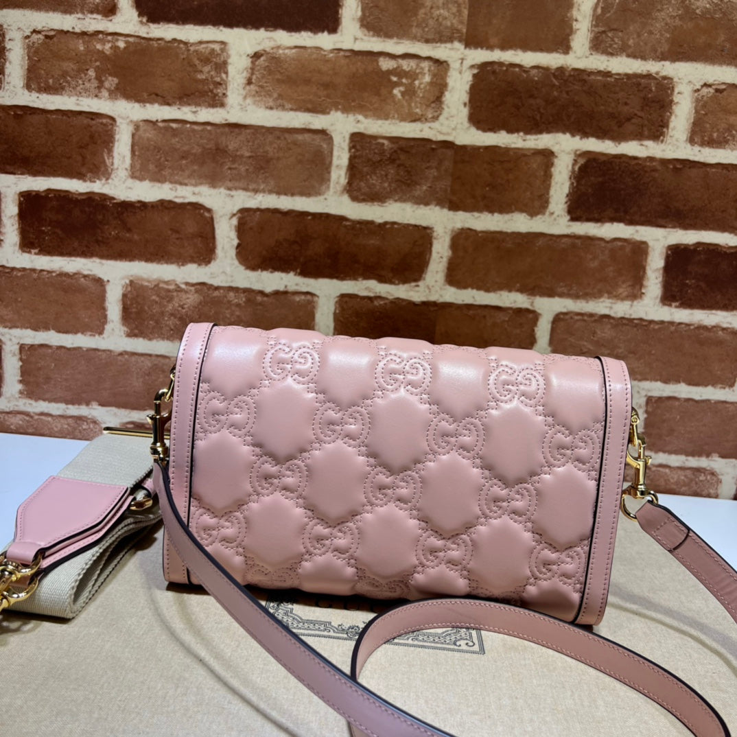 ＧＣＣＩGG MATELASSE BAG PINK