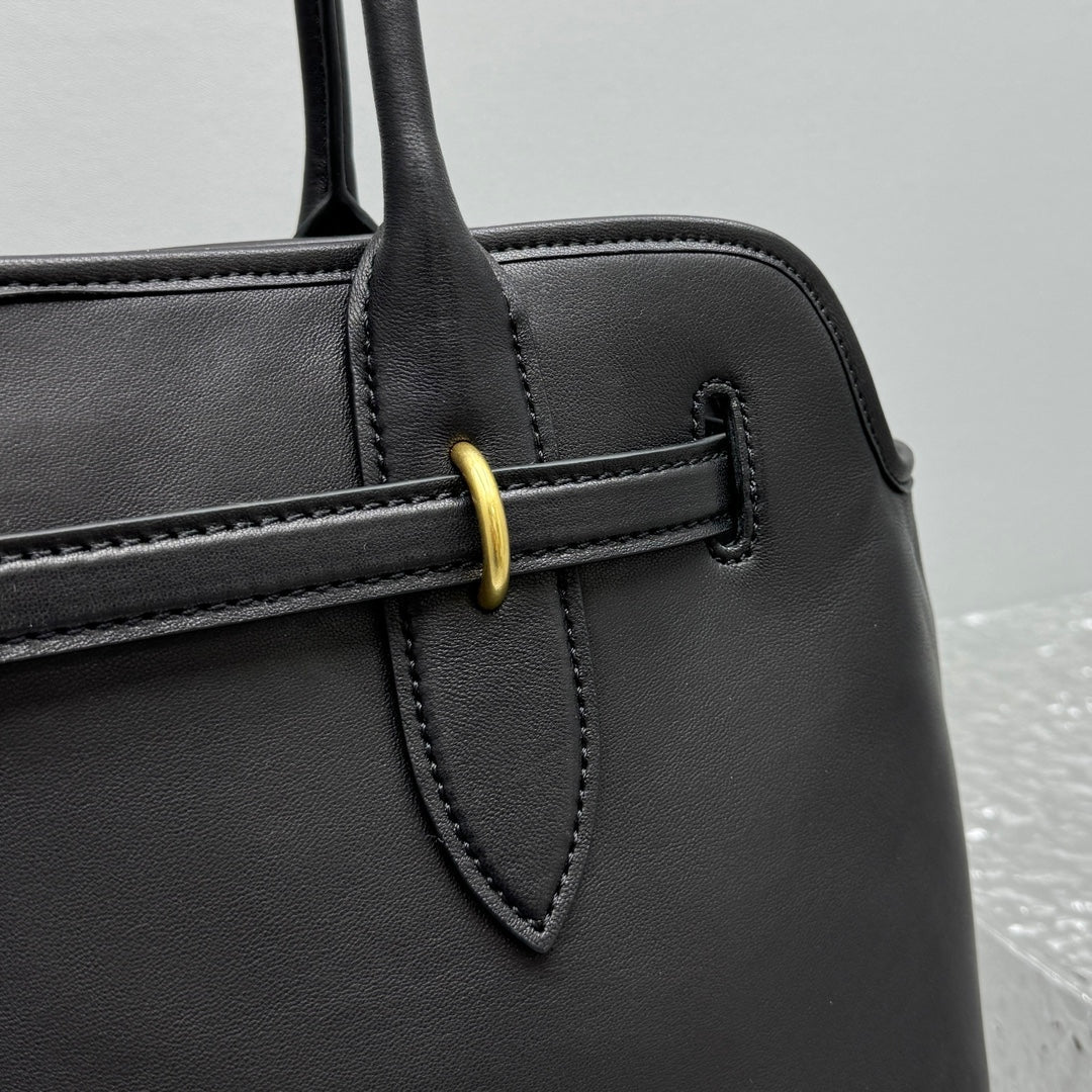 ＭＩ ＭＵ AVENTURE NAPPA LEATHER BAG MEDIUM  BLACK