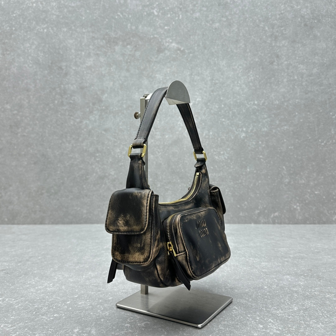 ＭＩ ＭＵ NAPPA LEATHER POCKET BAG COFFE