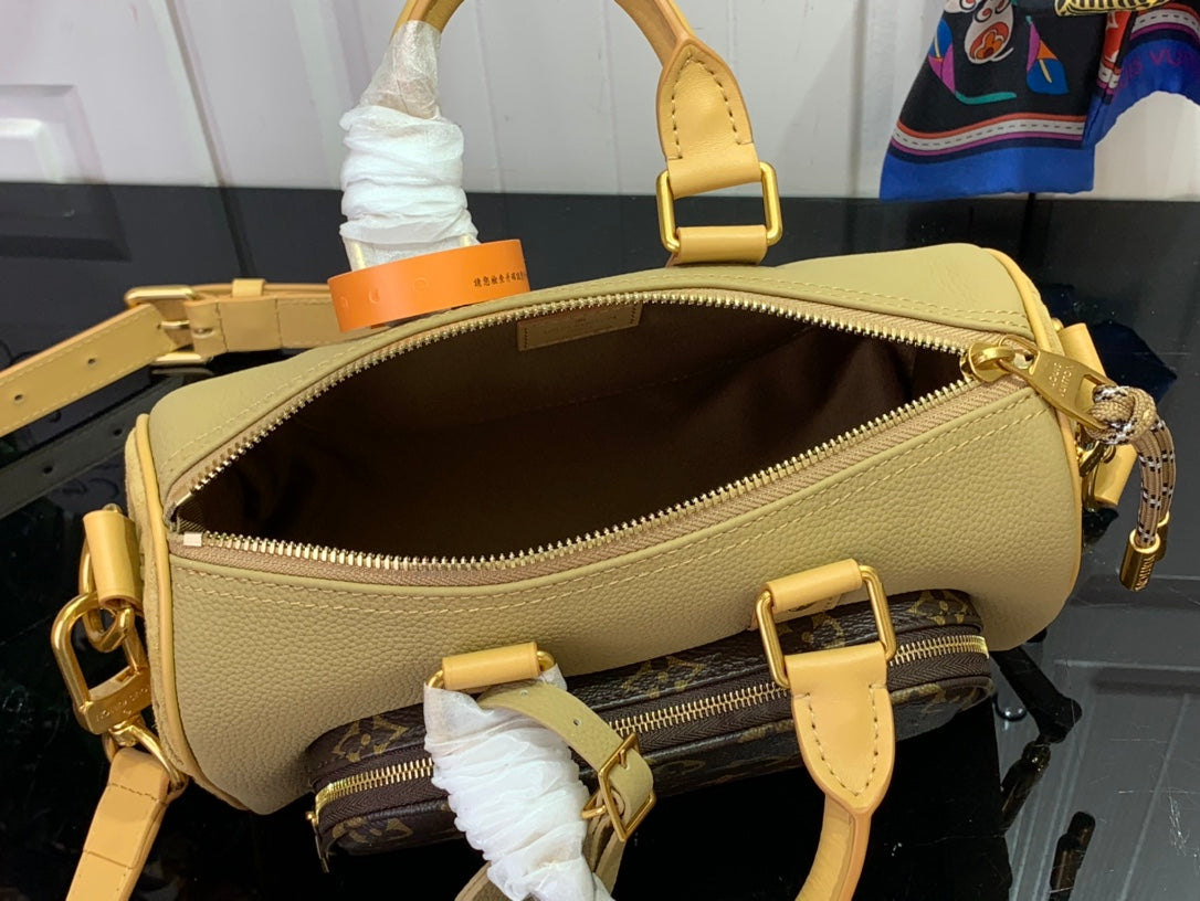 ＬＳ ＶＴＴＯＮ KEEPALL BANDOULIÈRE 25