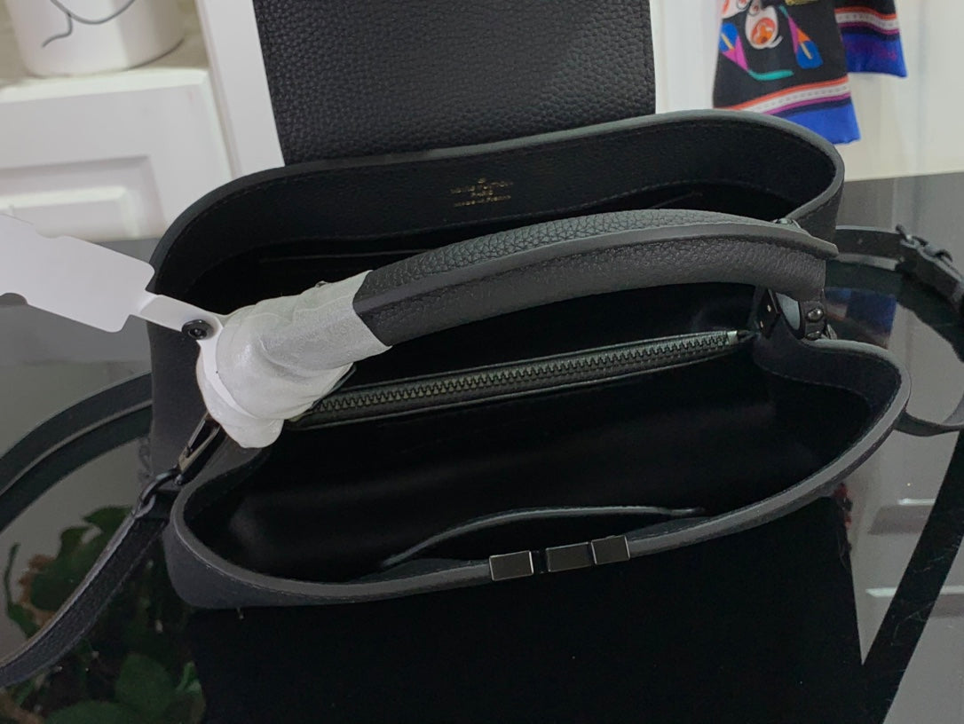 ＬＳ ＶＴＴＯＮ CAPUCINES EAST WEST BB