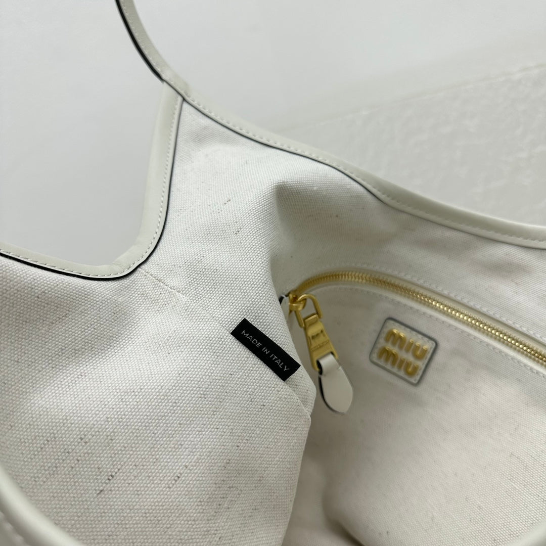 ＭＩ ＭＵ IVY LEATHER BAG CHALK WHITE