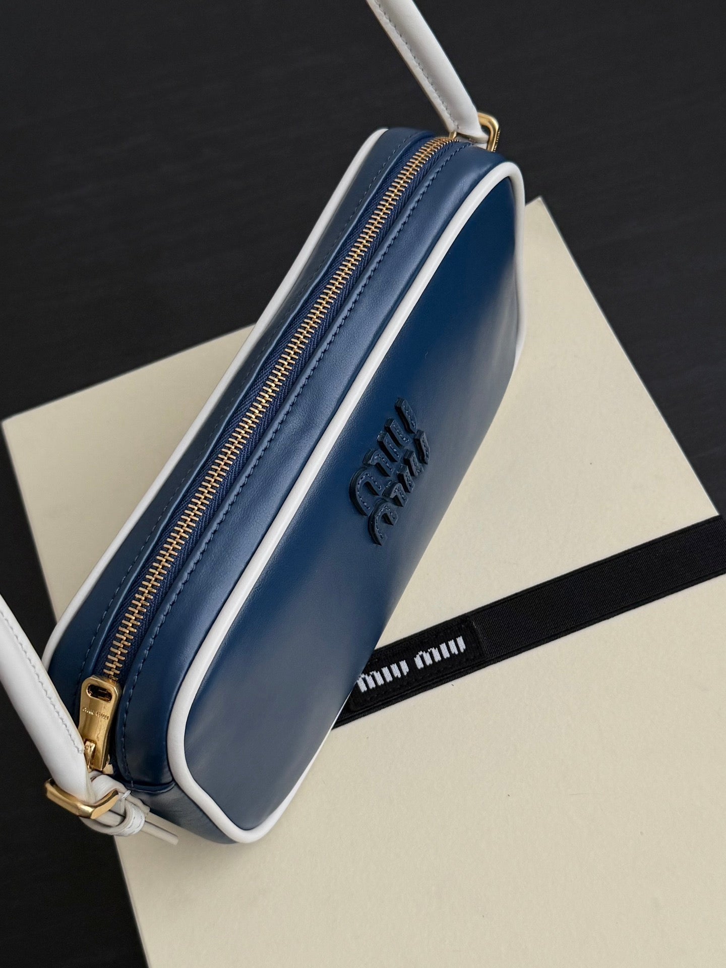 ＭＩ ＭＵ WANDER MATELASSÉ LEATHER TOTE BAG NAVY BLUE