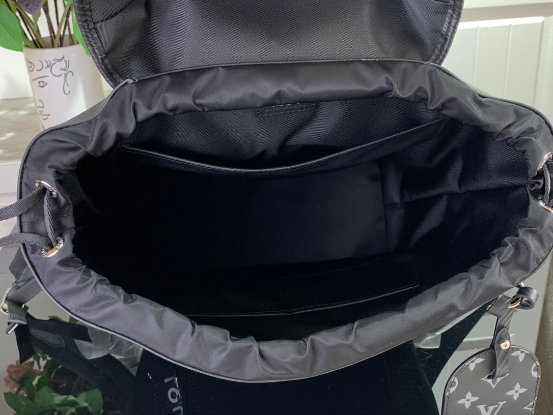 ＬＳ ＶＴＴＯＮ MONTSOURIS BACKPACK BLACK