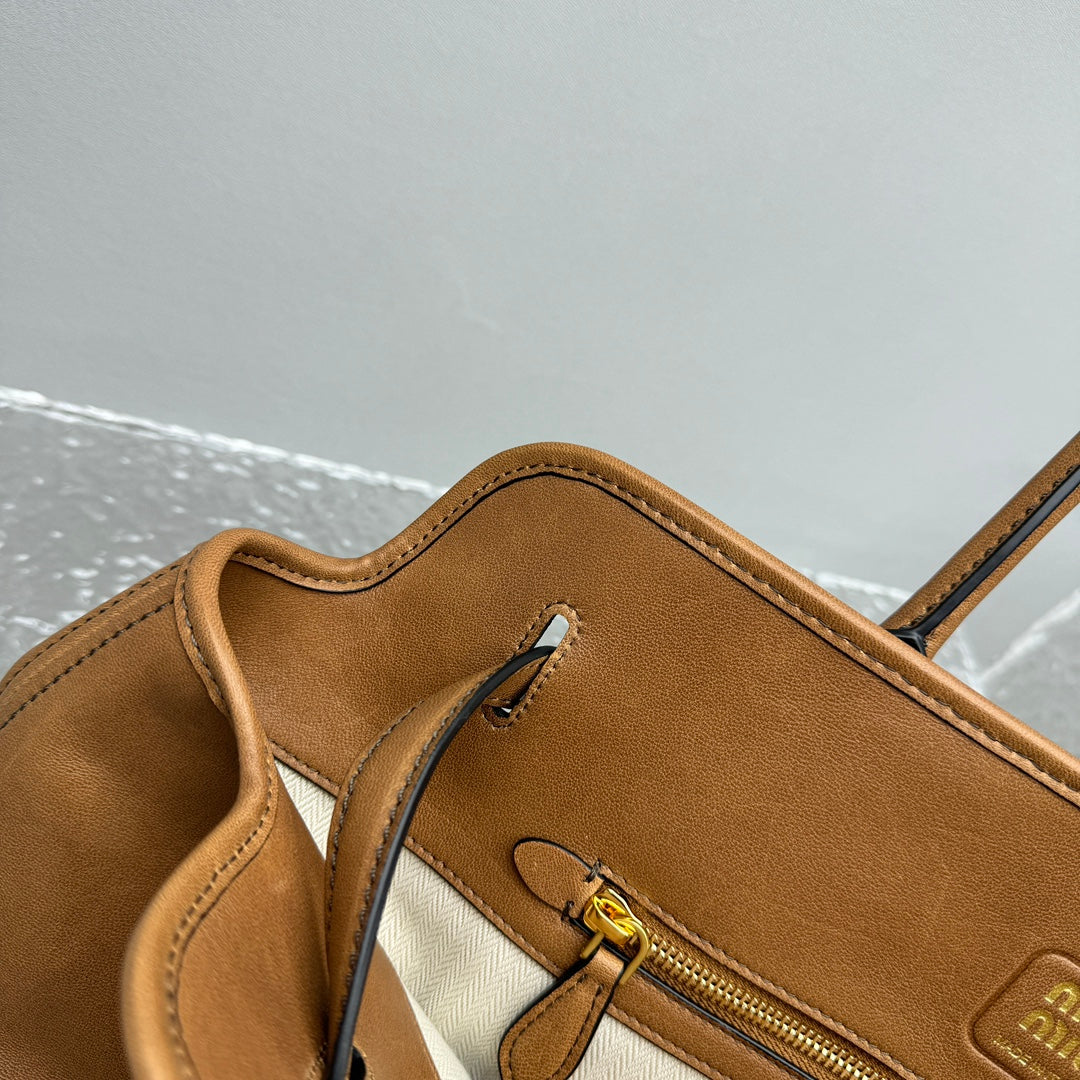 ＭＩ ＭＵ AVENTURE LEATHER TOTE BAG BRONZE