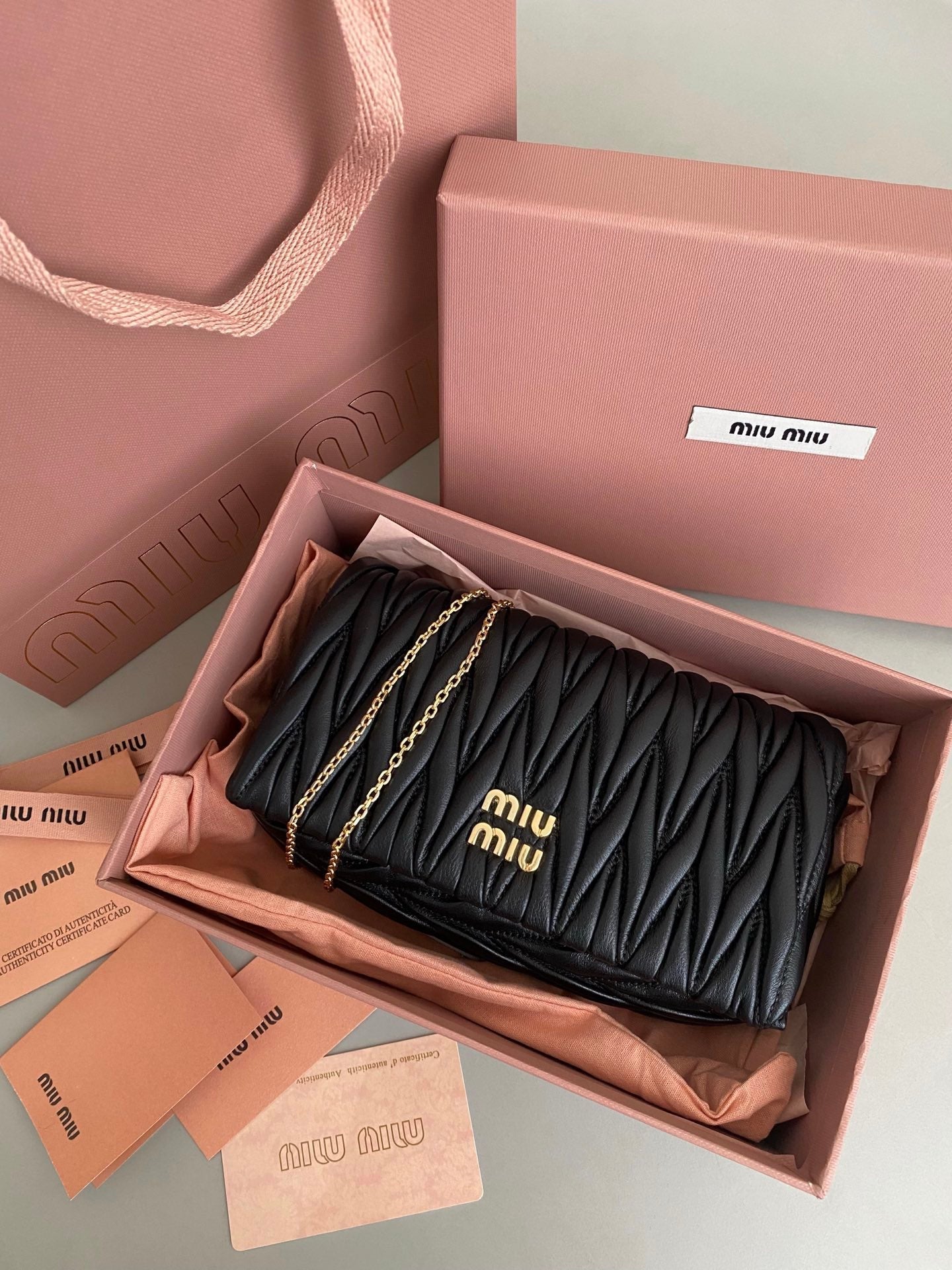 ＭＩ ＭＵ MATELASSÉ NAPPA LEATHER MINI-BAG WHITE/BLACK