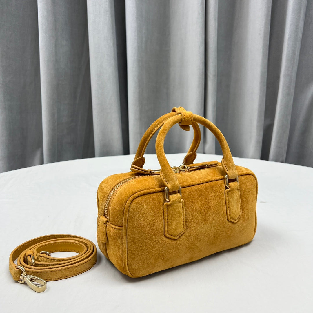 ＭＩ ＭＵ ARCADIE PADDED SUEDE TOP-HANDLE BAG