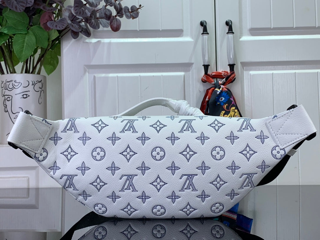 ＬＳ ＶＴＴＯＮ RUSH BUMBAG G65