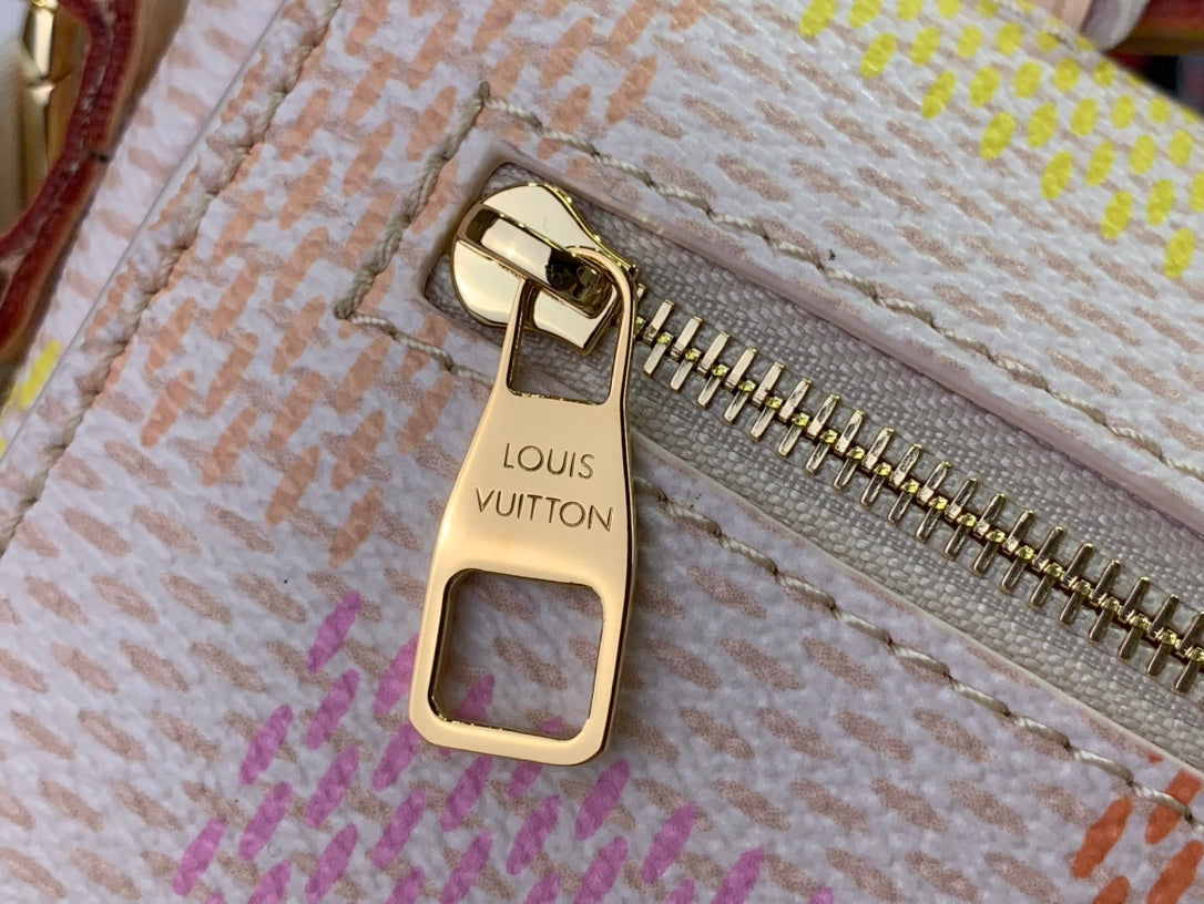 ＬＳ ＶＴＴＯＮ POCHETTE MÉTIS EAST WEST