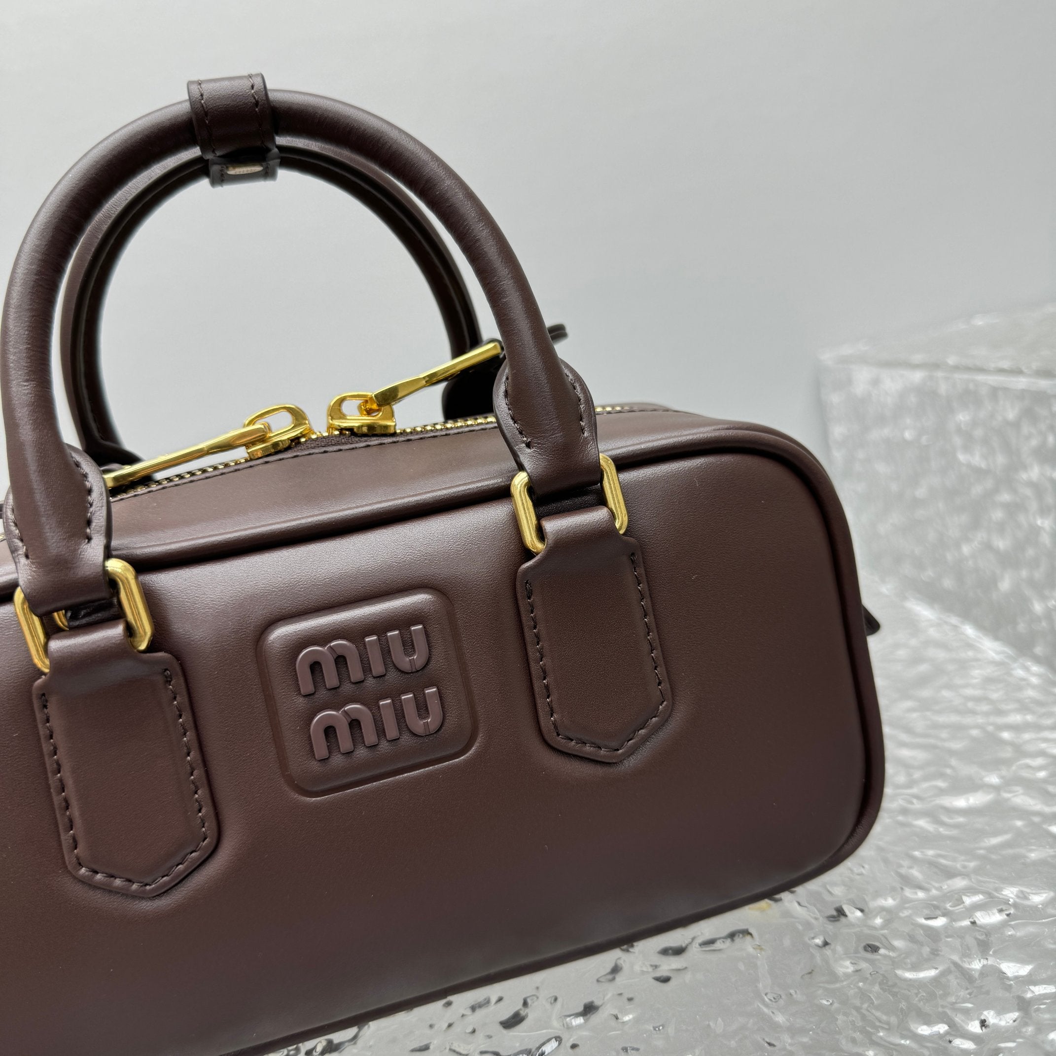 ＭＩ ＭＵ ARCADIE LEATHER BAG BRIARWOOD