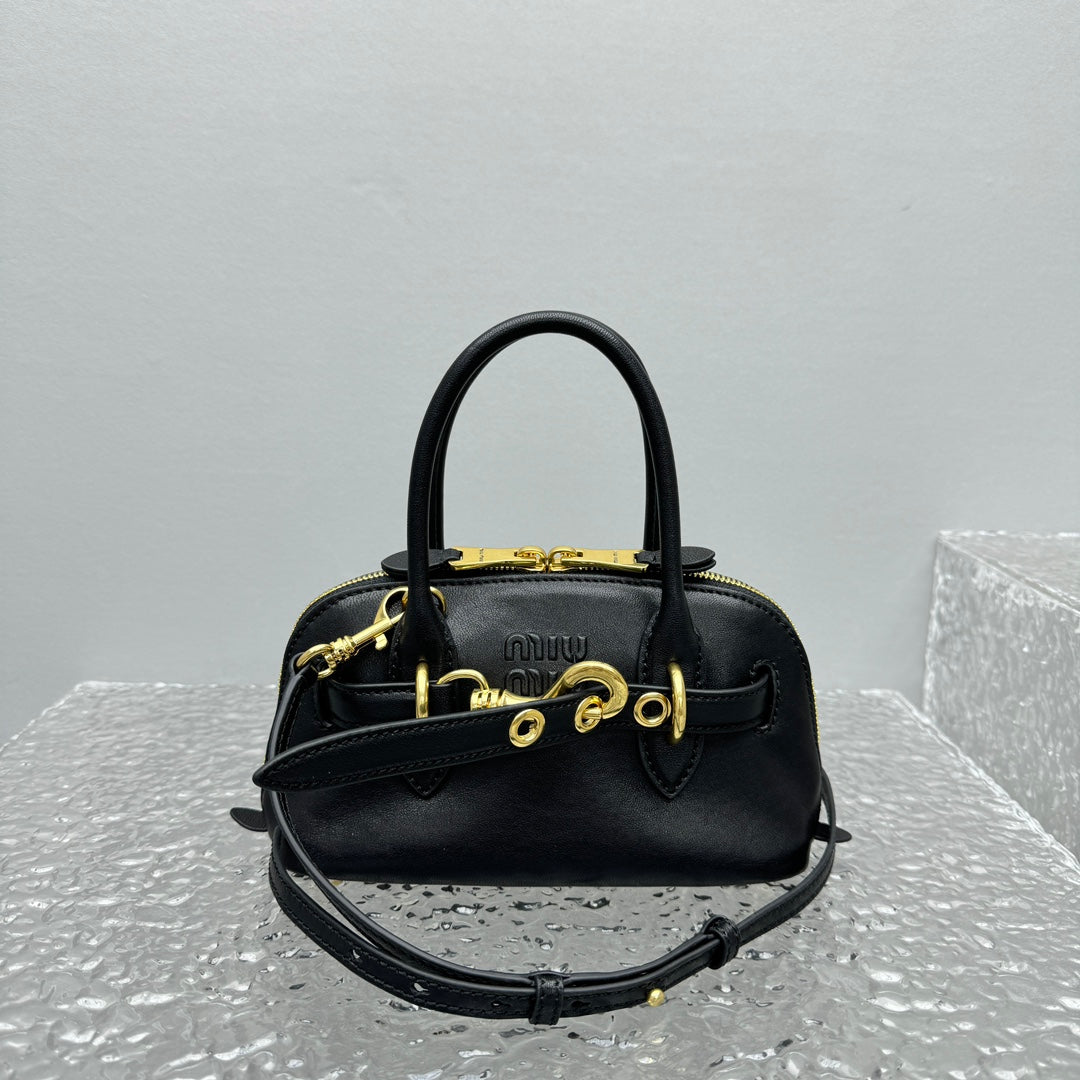 ＭＩ ＭＵ AVENTURE MINI NAPPA LEATHER BAG BLACK