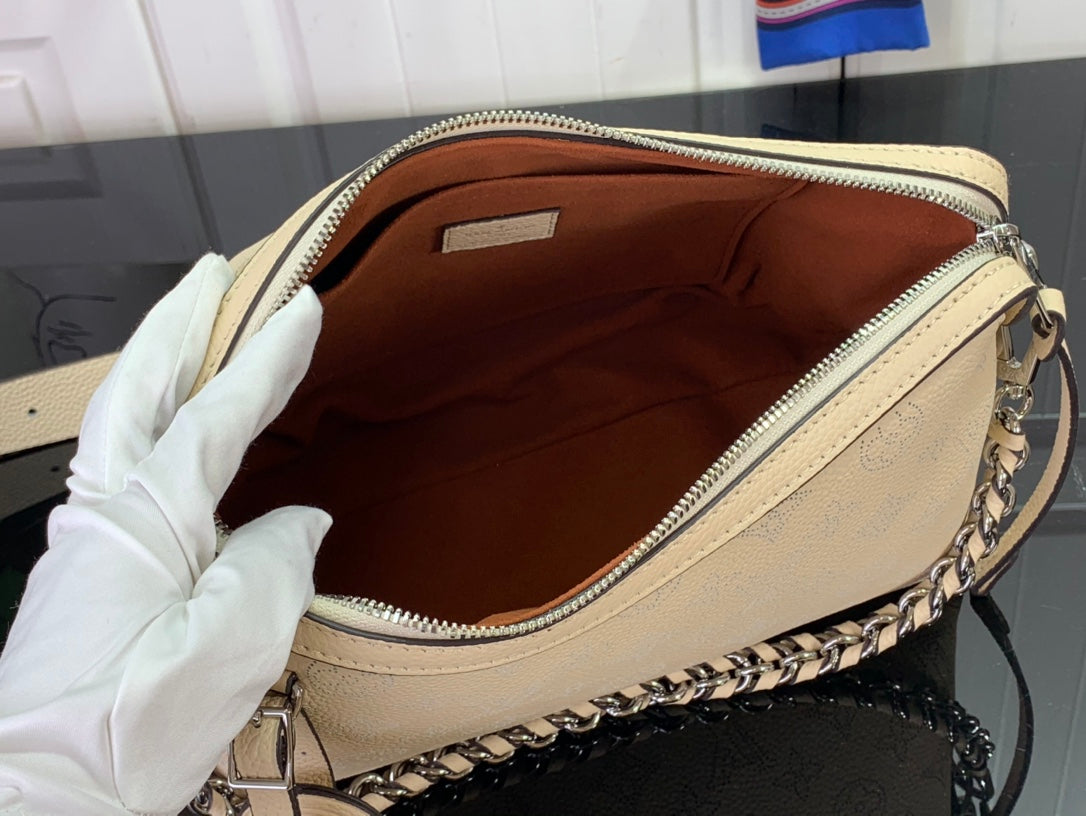 ＬＳ ＶＴＴＯＮ MAHINA HAND IT ALL BLACK/BEIGE/CREME