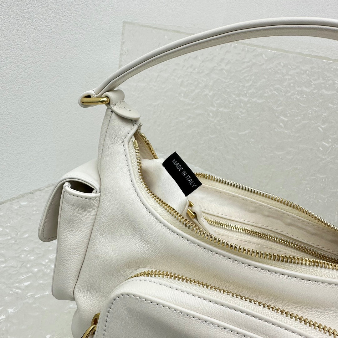 ＭＩ ＭＵ NAPPA LEATHER POCKET BAG CHALK WHITE