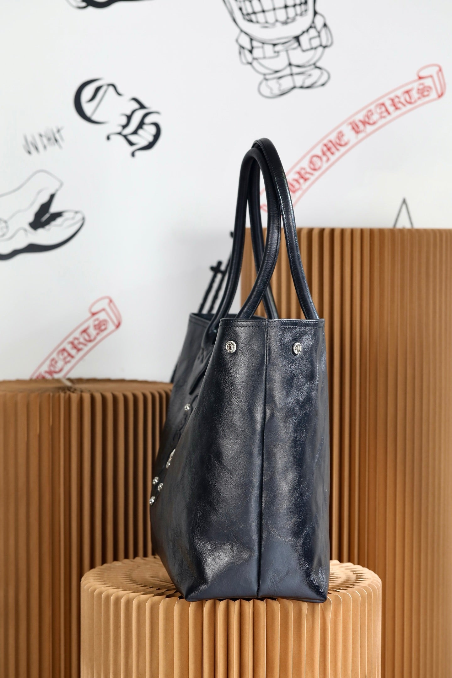 ＣＨＲＭ ＨＲＴＳ GRAINED CALFSKIN FLEUR TOTE BAG BLACK