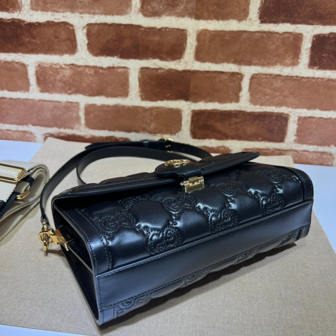 ＧＣＣＩGG MATELASSE BAG BLACK