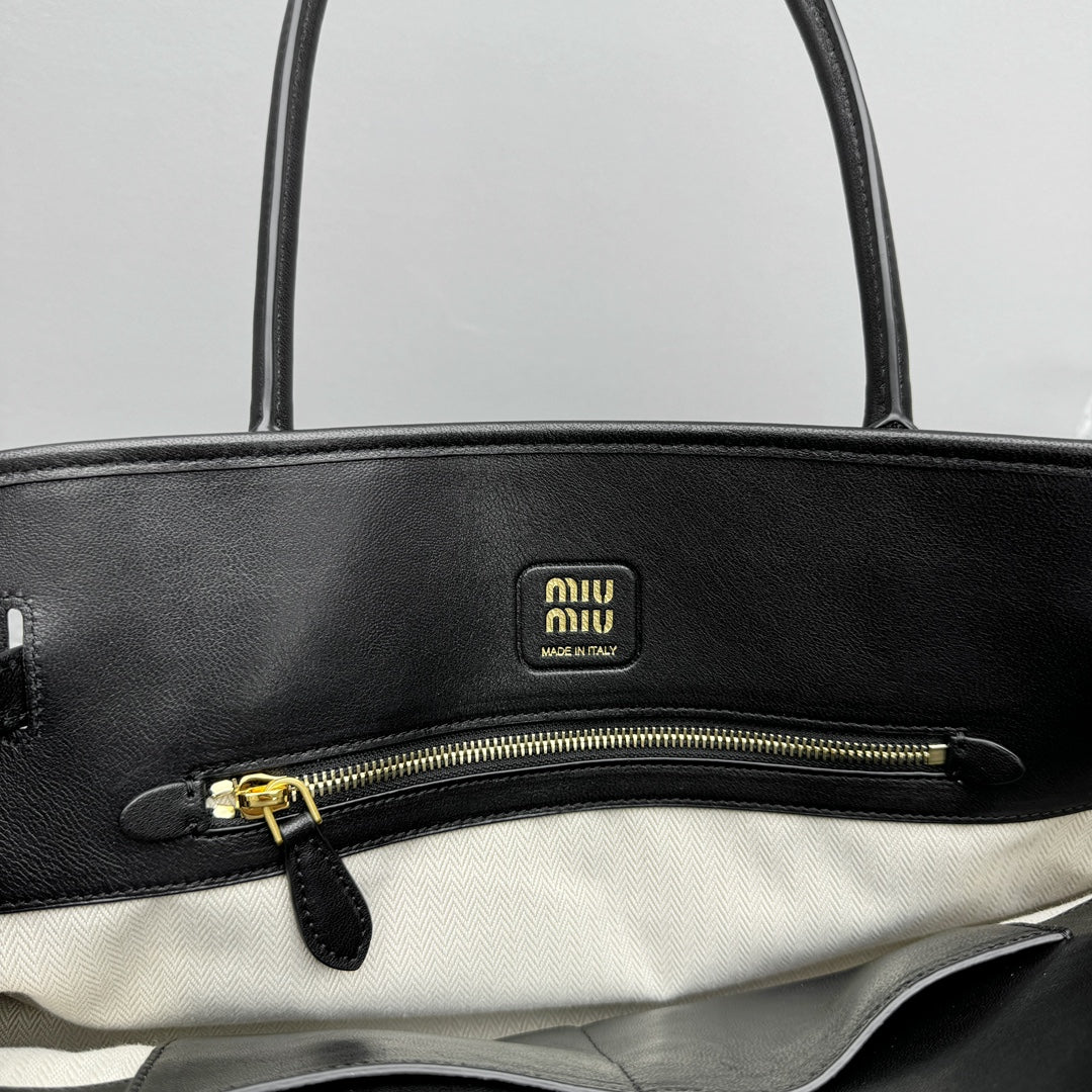 ＭＩ ＭＵ AVENTURE LEATHER TOTE BAG BLACK