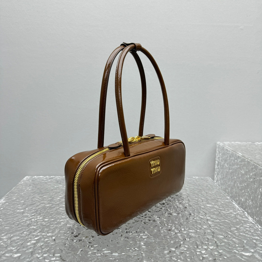 ＭＩ ＭＵ BEAU NAPLAK PATENT LEATHER BAG PALISANDER
