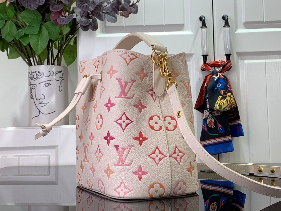 ＬＳ ＶＴＴＯＮ NÉONOÉ BB