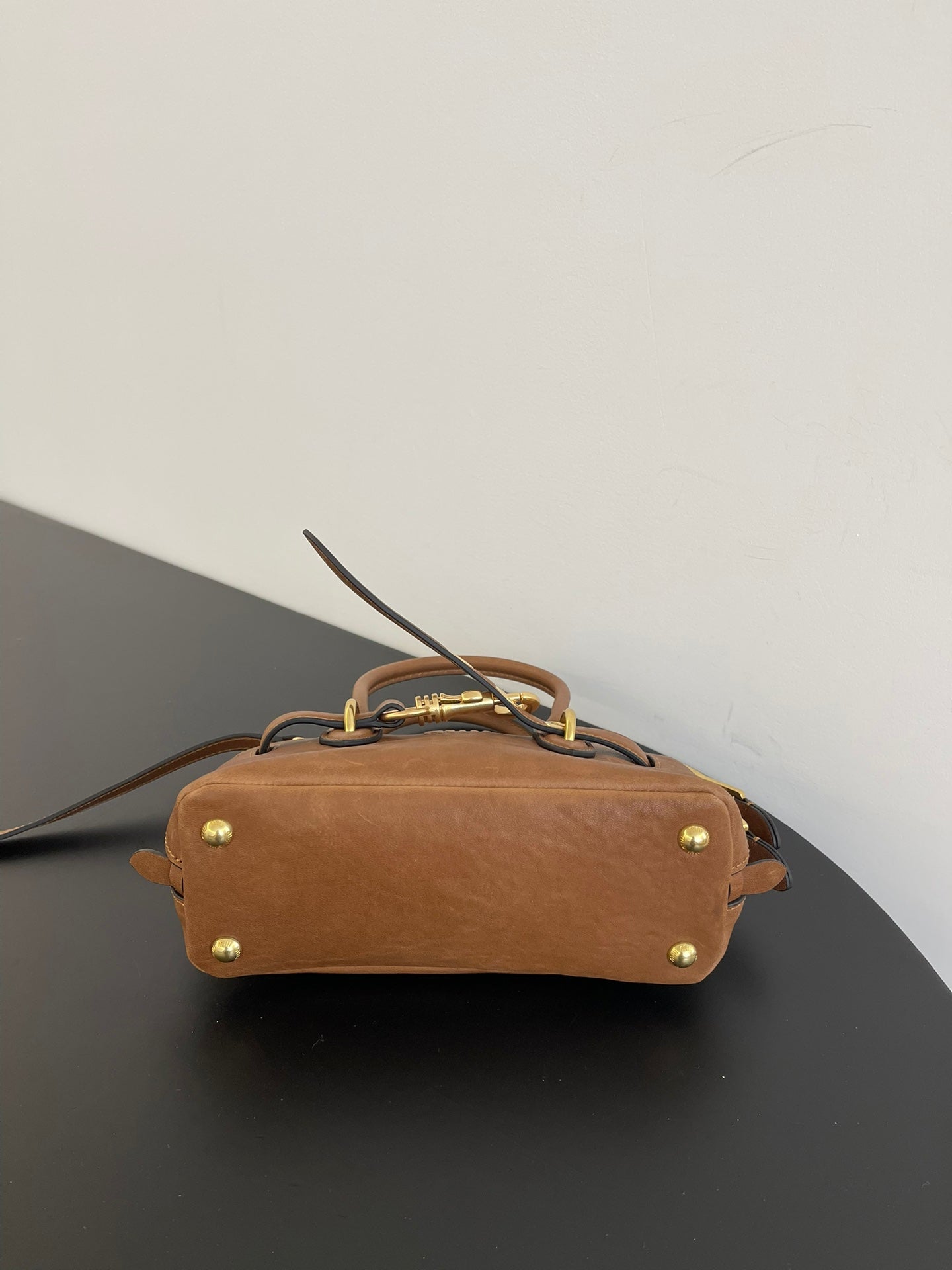 ＭＩ ＭＵ AVENTURE MINI NAPPA LEATHER BAG OAK