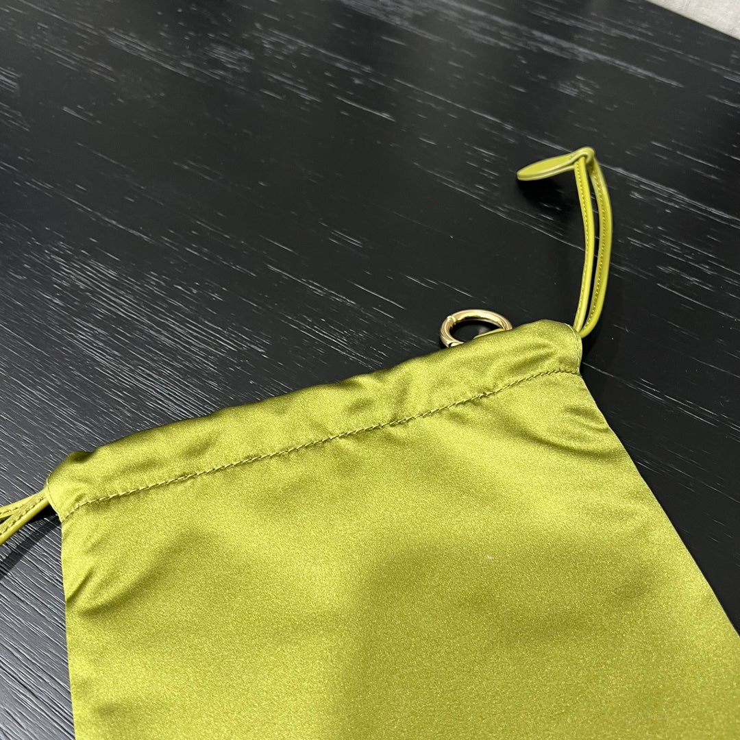 ＭＩ ＭＵ IVY GREEN DUCHESSE POUCH