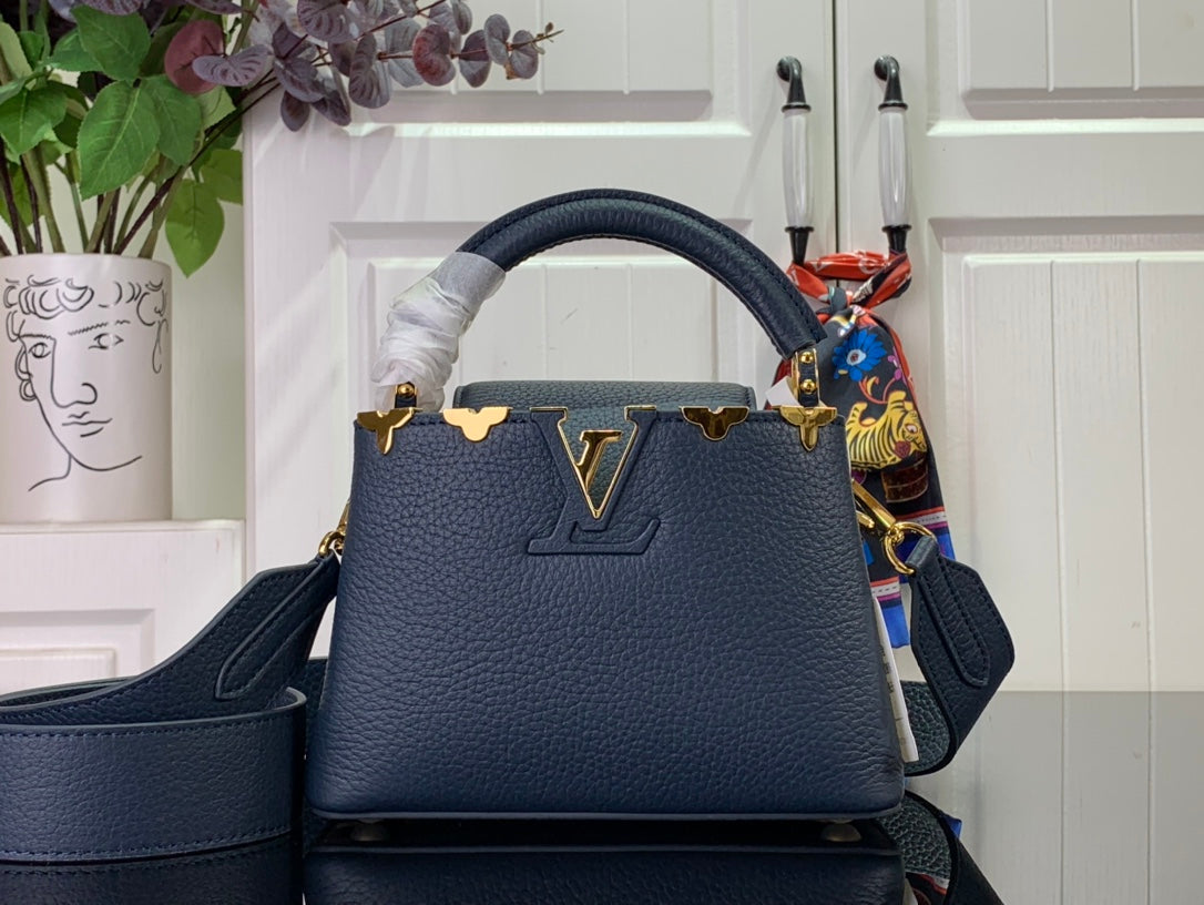 ＬＳ ＶＴＴＯＮ CAPUCINES MINI BAG