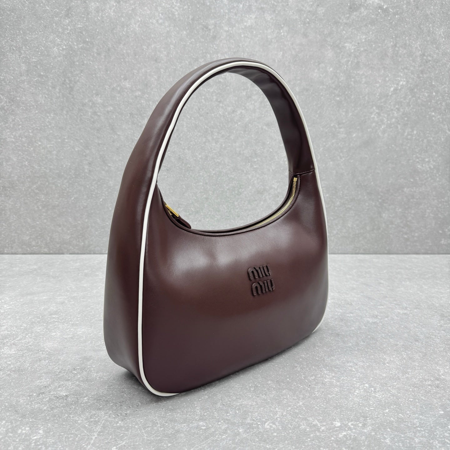 ＭＩ ＭＵ MATELASSÉ LEATHER TOTE BAG