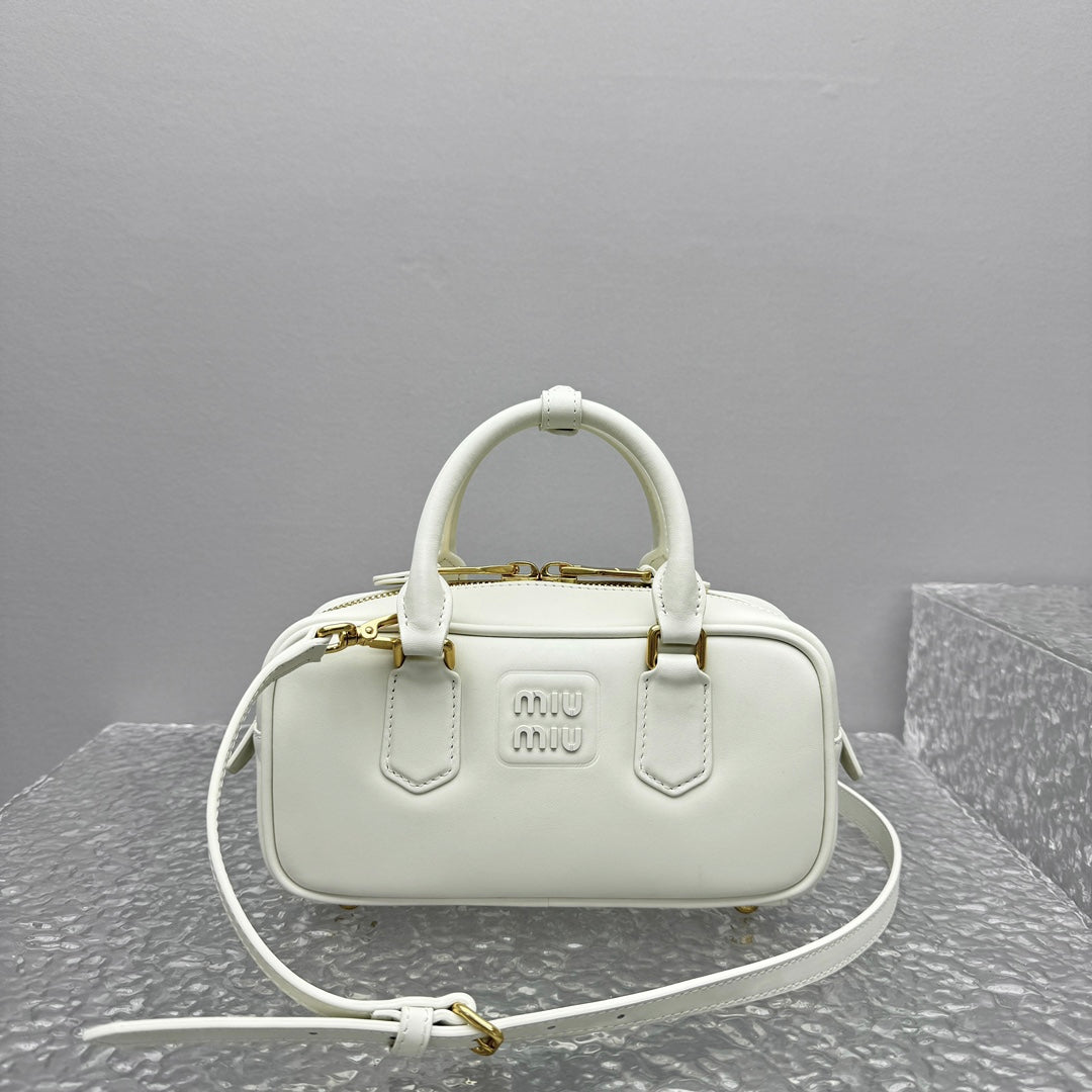 ＭＩ ＭＵ ARCADIE LEATHER BAG CHALK WHITE