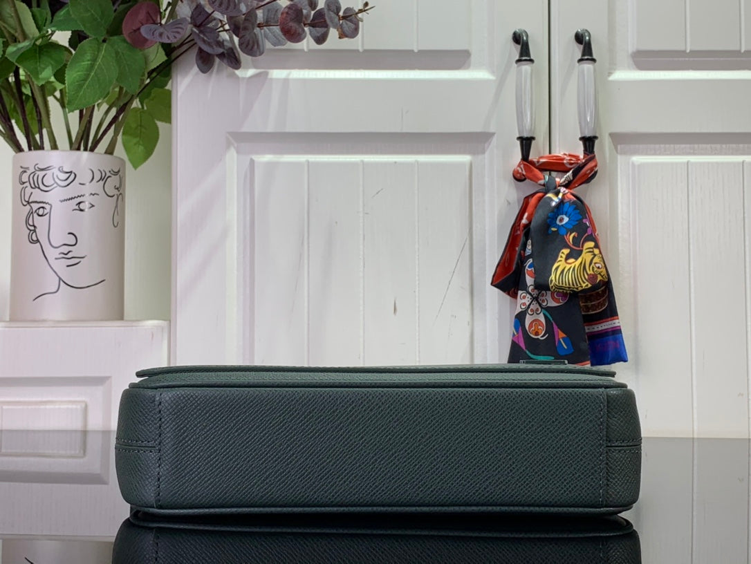 ＬＳ ＶＴＴＯＮ DISTRICT PM BAG