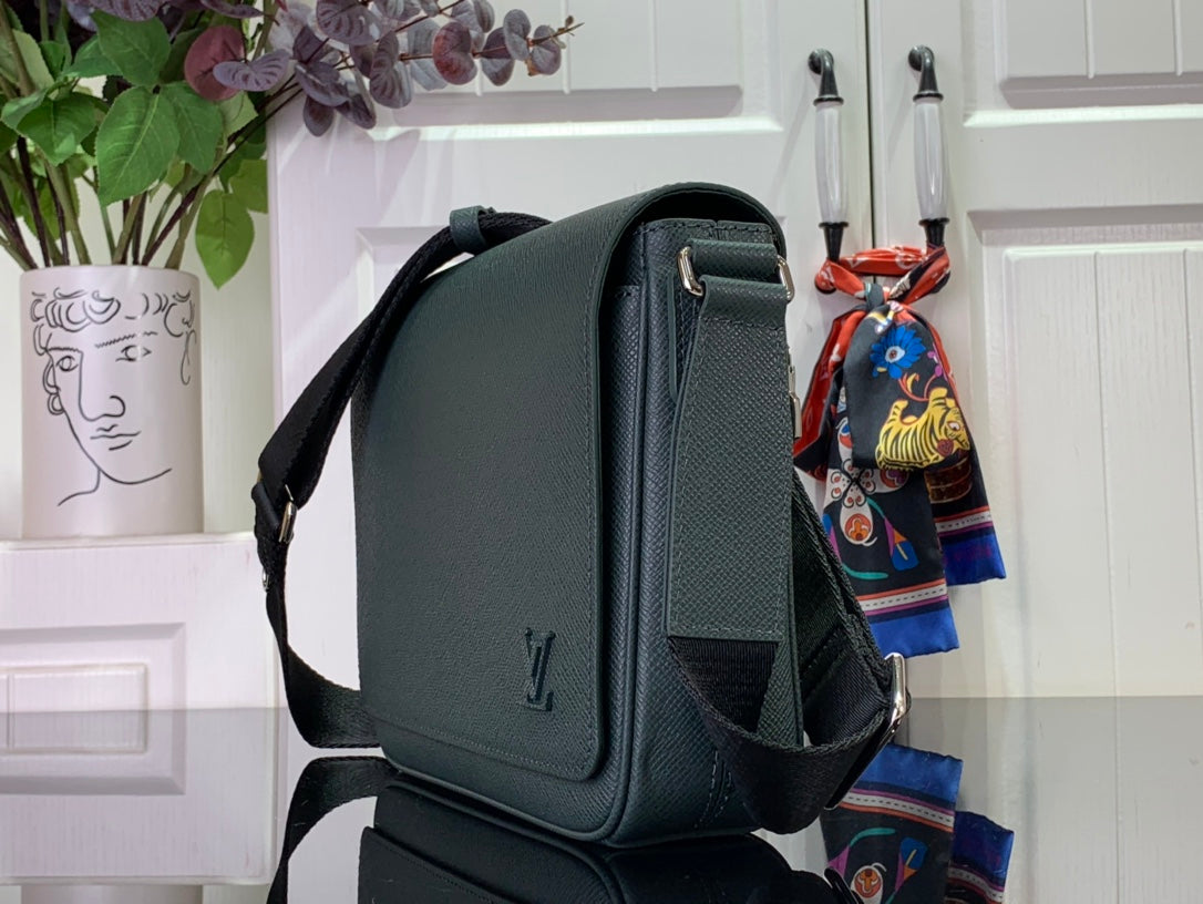 ＬＳ ＶＴＴＯＮ DISTRICT PM BAG