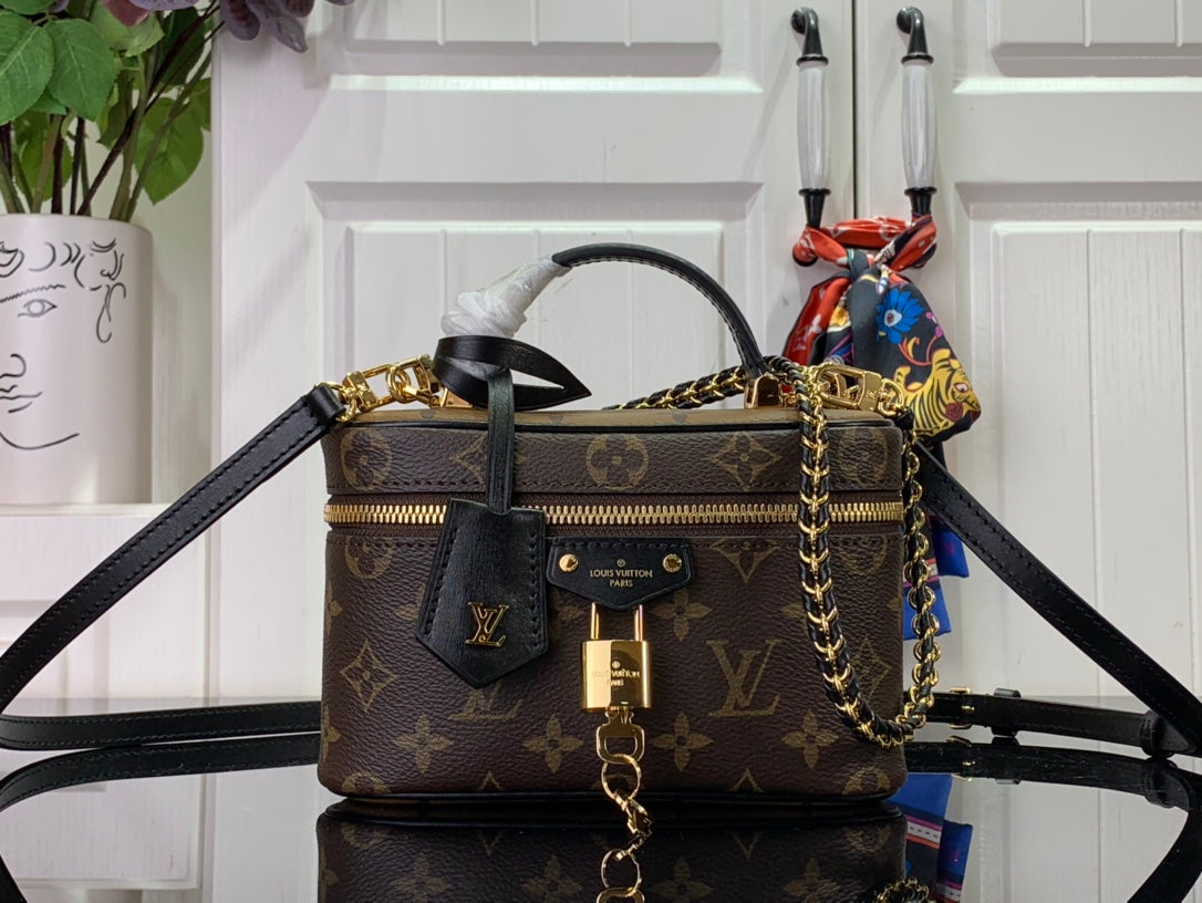 ＬＳ ＶＴＴＯＮ VANITY CHAIN POUCH BRONZE/BLACK