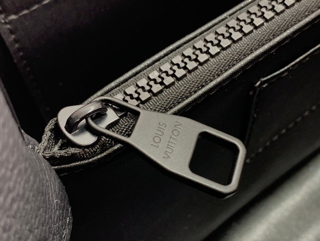 ＬＳ ＶＴＴＯＮ CAPUCINES EAST WEST PM