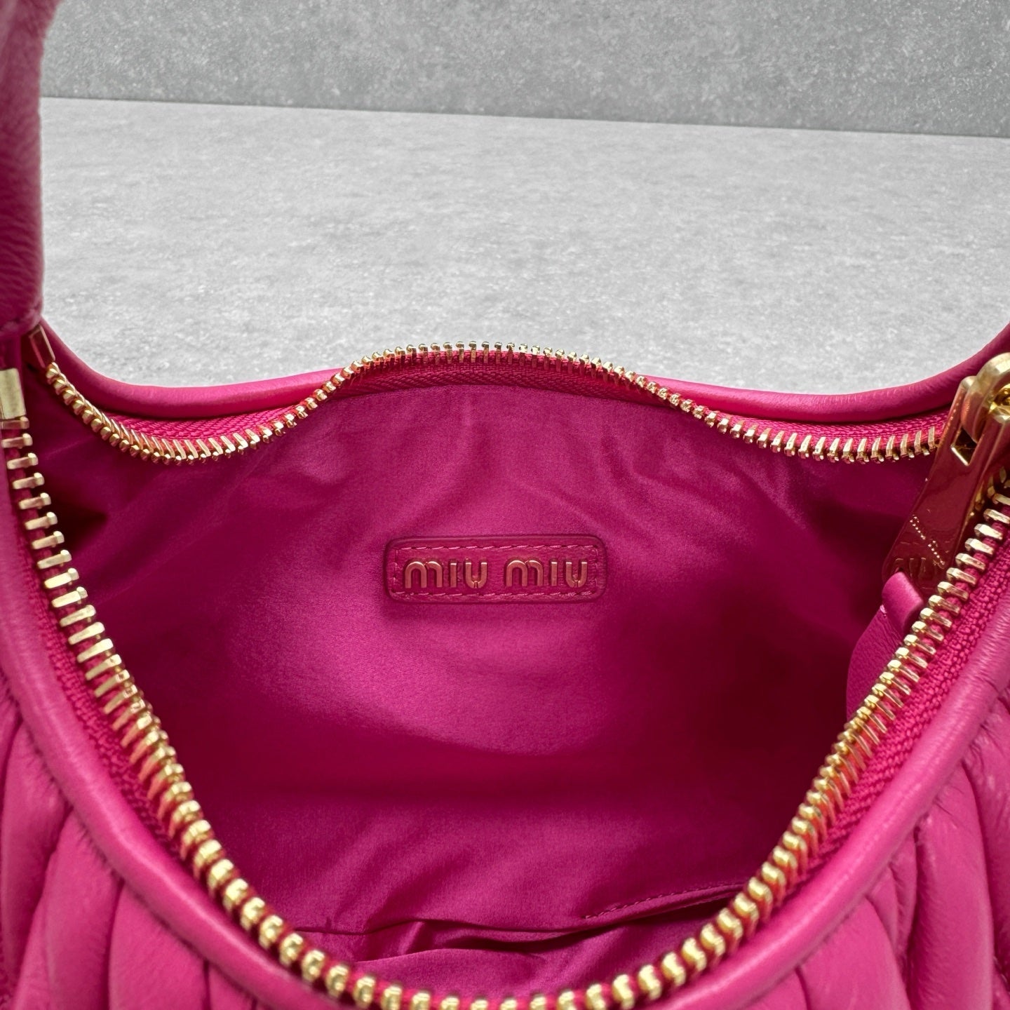 ＭＩ ＭＵ MATELASSÉ NAPPA LEATHER TOP HANDLE BAG PINK