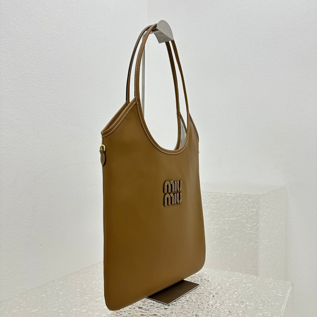 ＭＩ ＭＵ IVY LEATHER BAG COGNAC