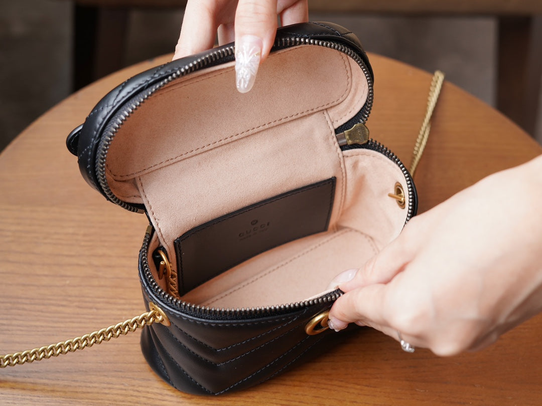 ＧＣＣＩGG MARMONT MINI TOP HANDLE BAG BLACK