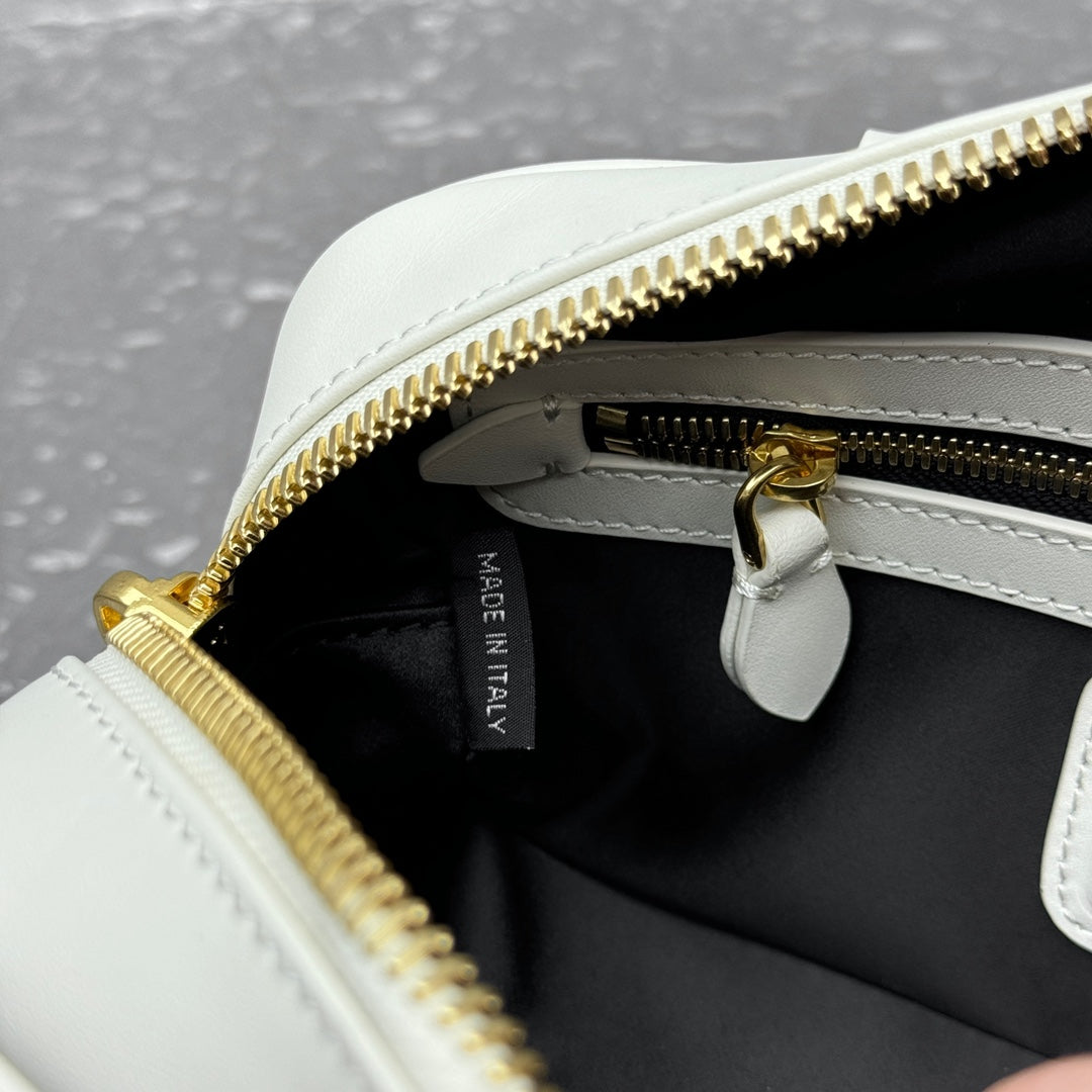 ＭＩ ＭＵ ARCADIE LEATHER BAG CHALK WHITE