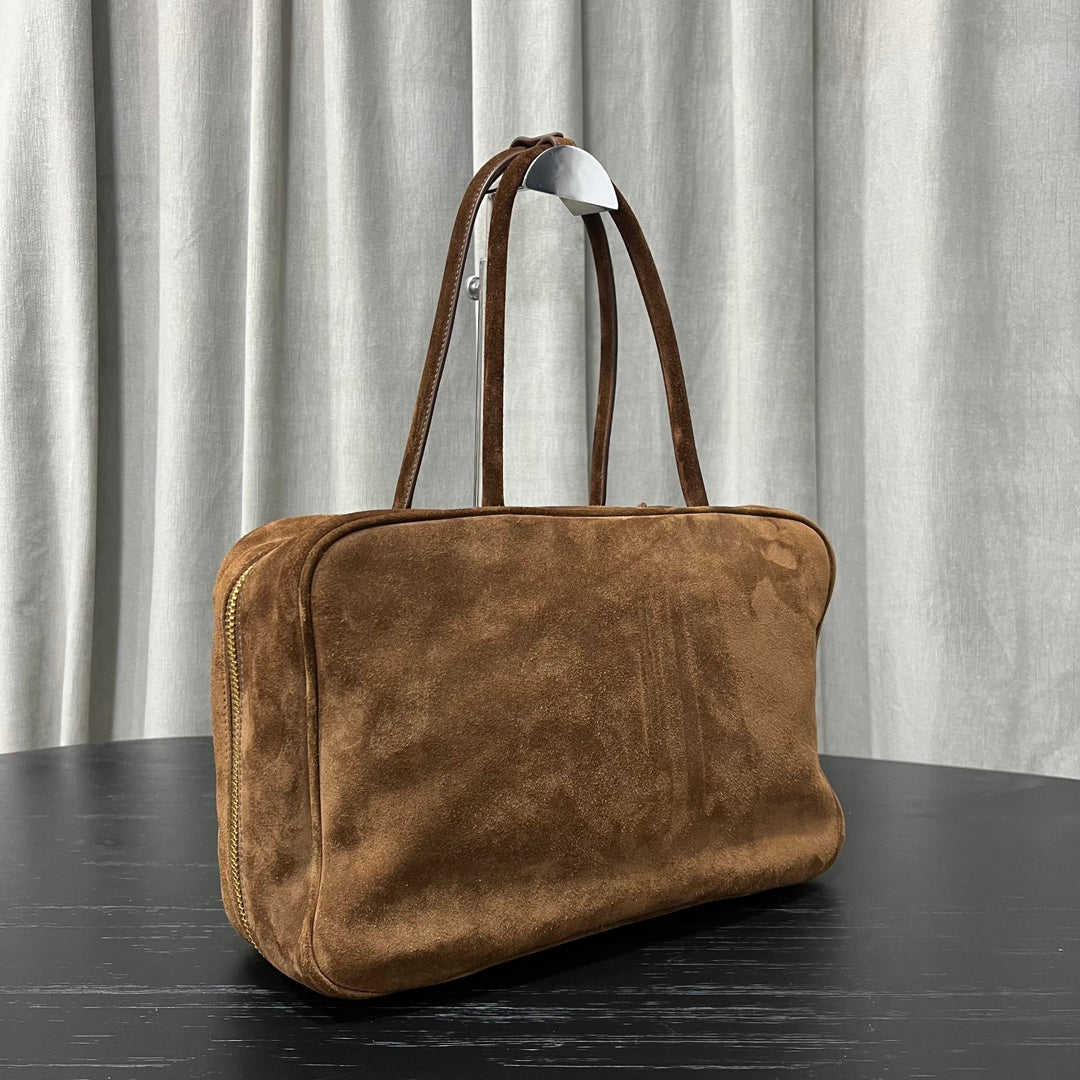 ＭＩ ＭＵ TOTE BAG IN BROWN
