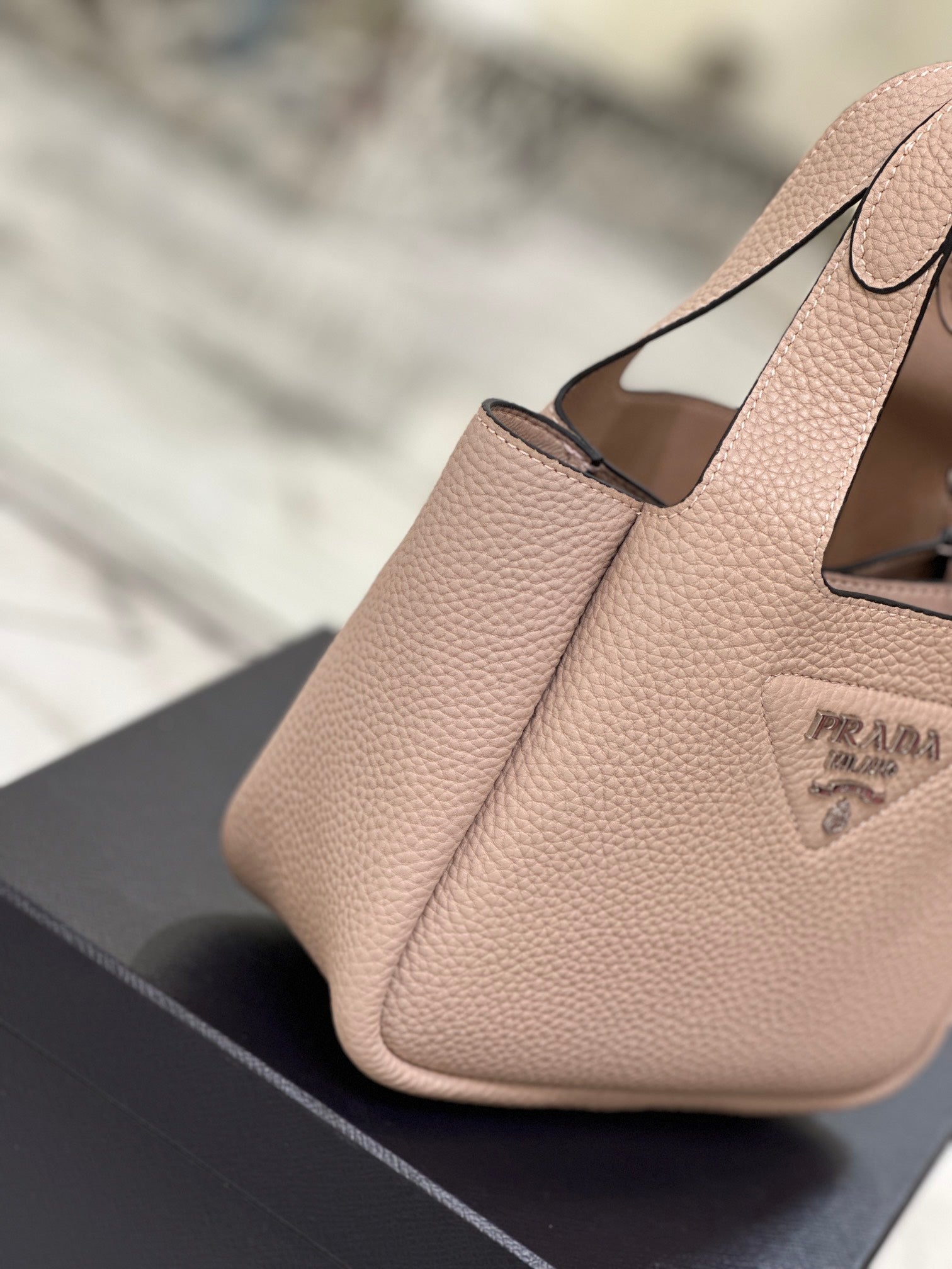 ＰＲＤＡ LEATHER TOTE BAG LIGHT PINK