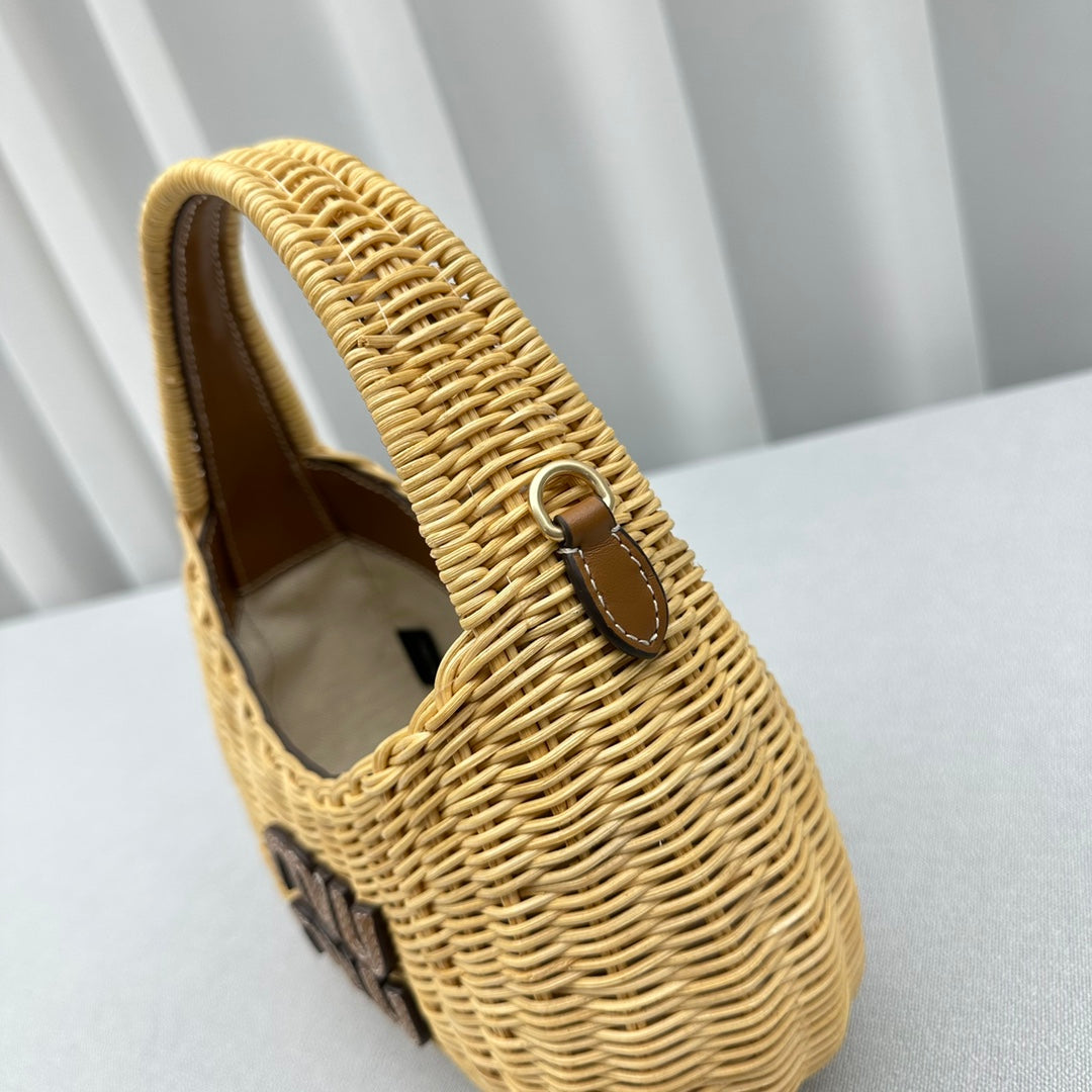 ＭＩ ＭＵ WANDER WICKER HOBO BAG TAN/CARAMEL