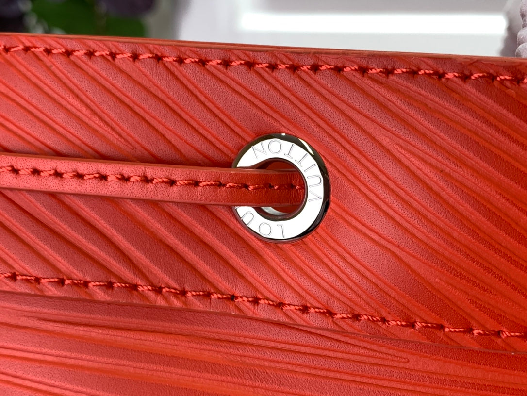 ＬＳ ＶＴＴＯＮ MAXI NOÉ SLING RED