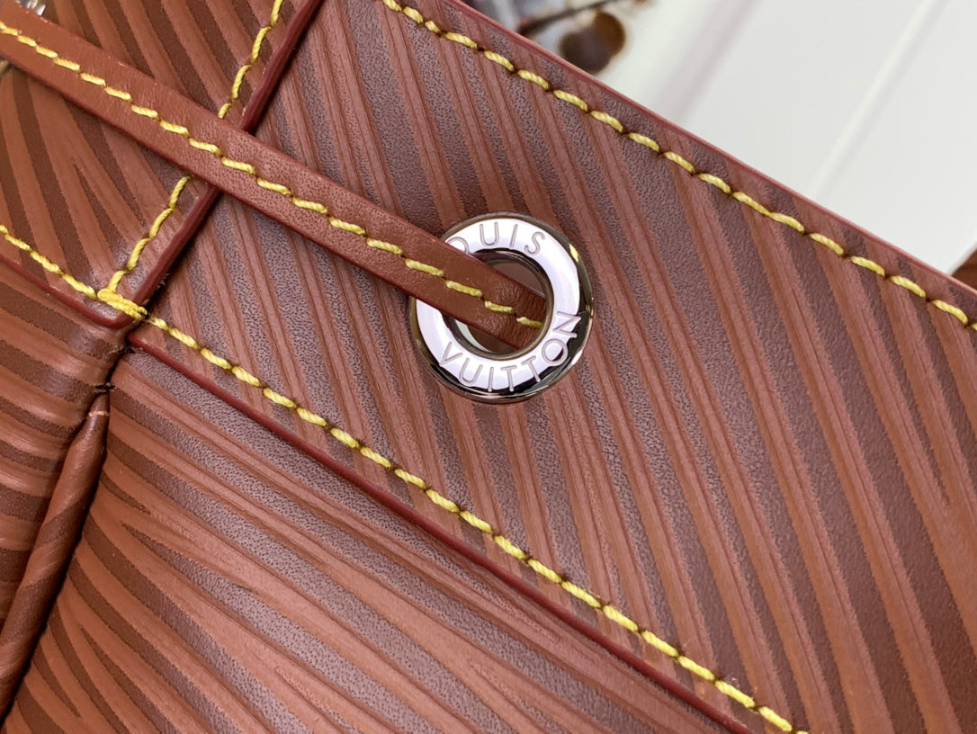 ＬＳ ＶＴＴＯＮ MAXI NOÉ SLING BROWN