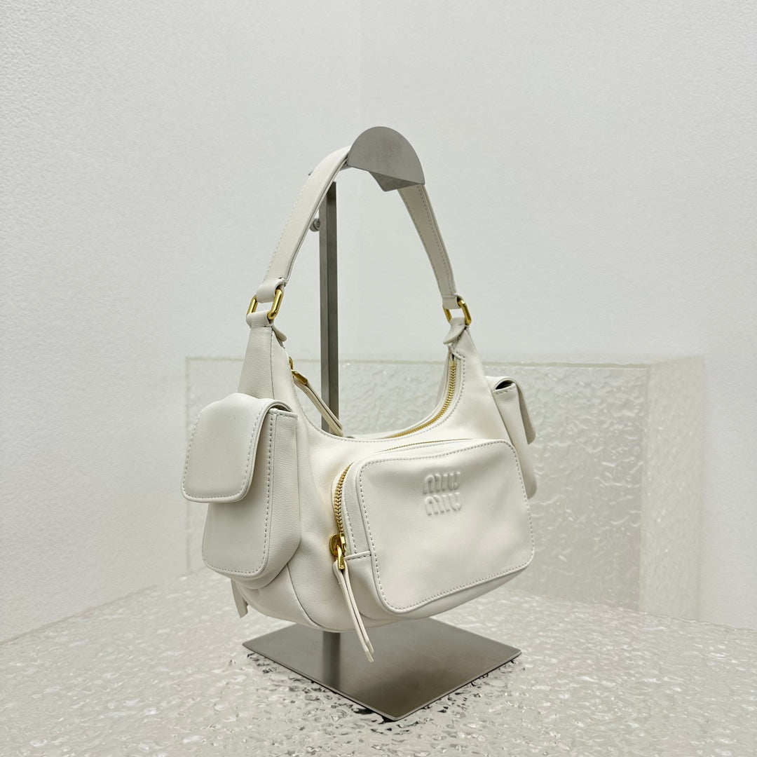 ＭＩ ＭＵ NAPPA LEATHER POCKET BAG CHALK WHITE