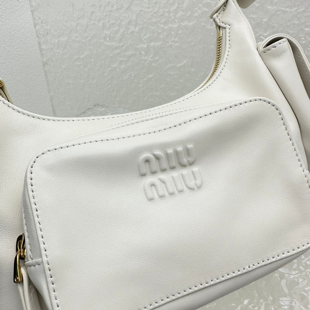 ＭＩ ＭＵ NAPPA LEATHER POCKET BAG CHALK WHITE