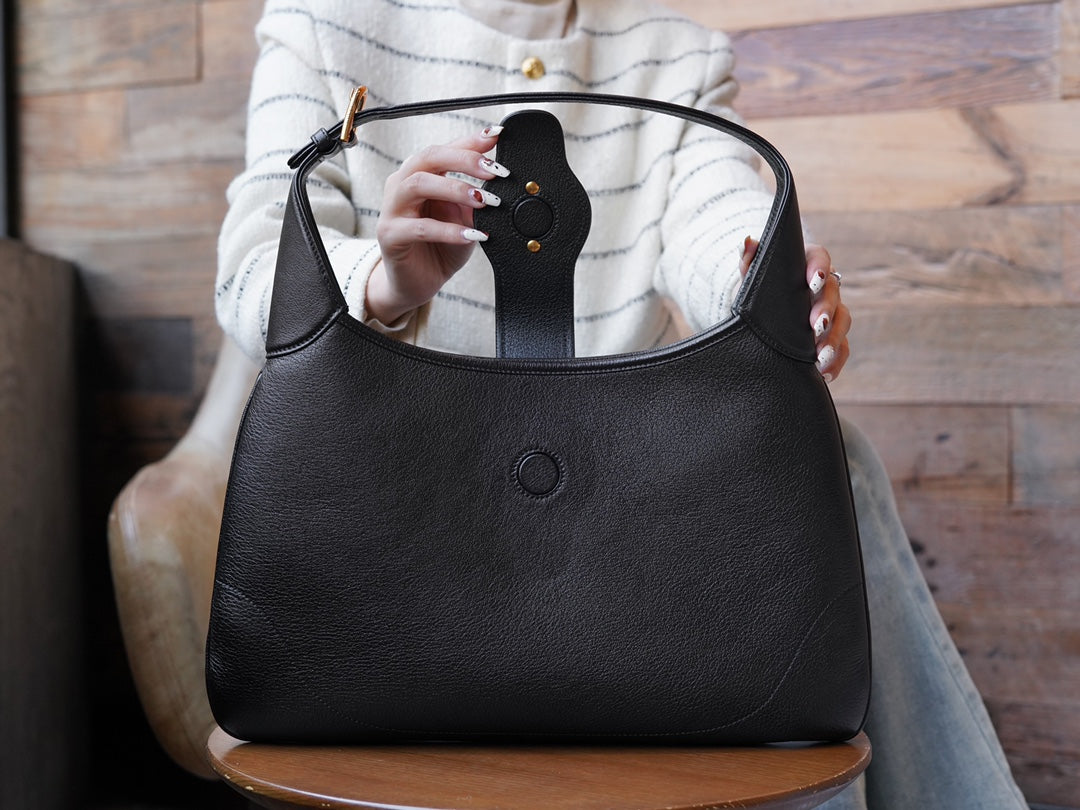 ＧＣＣＩAPHRODITE MEDIUM SHOULDER BAG BLACK