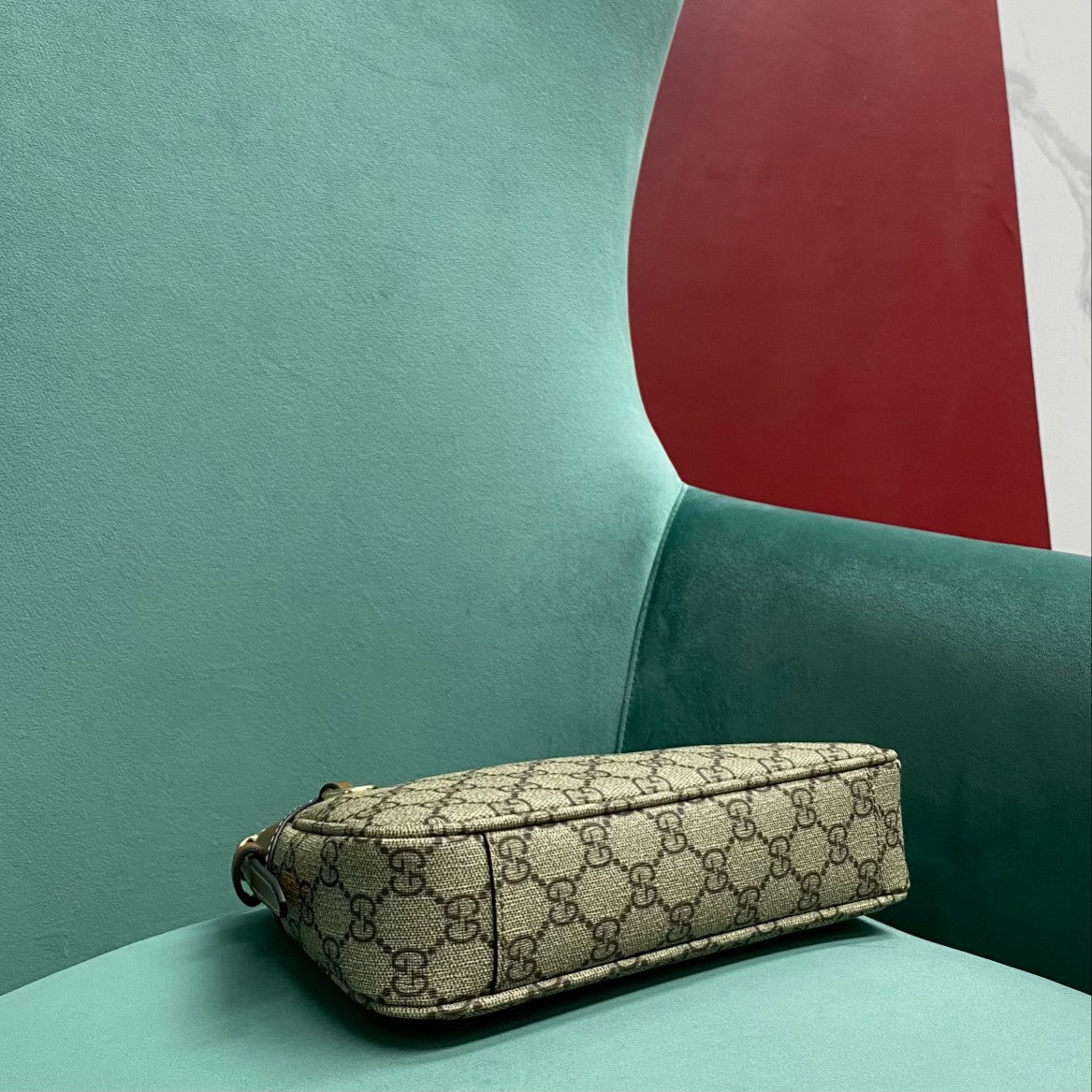 ＧＣＣＩGG EMBLEM SMALL SHOULDER BAG