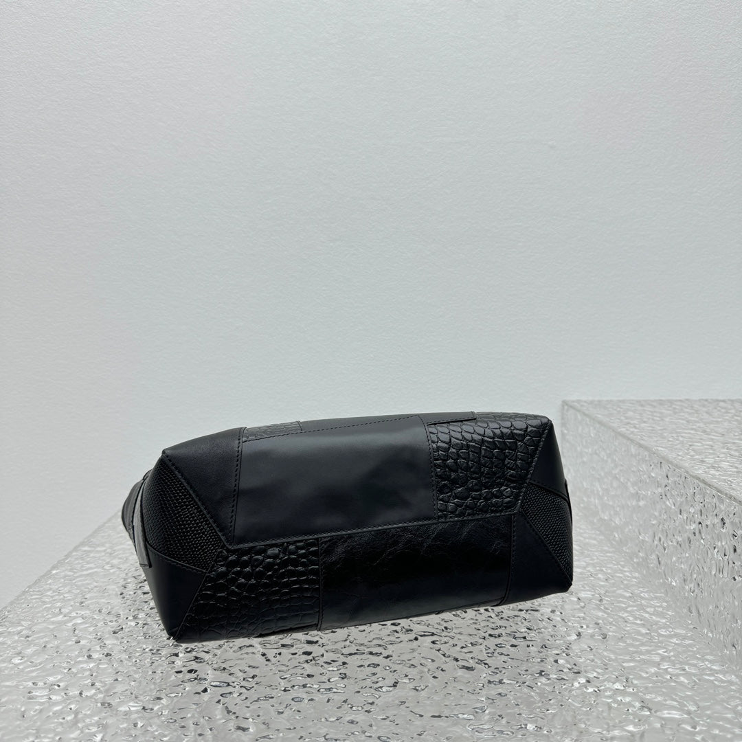 ＭＩ ＭＵ  IVY LEATHER PATCHWORK BAG BLACK