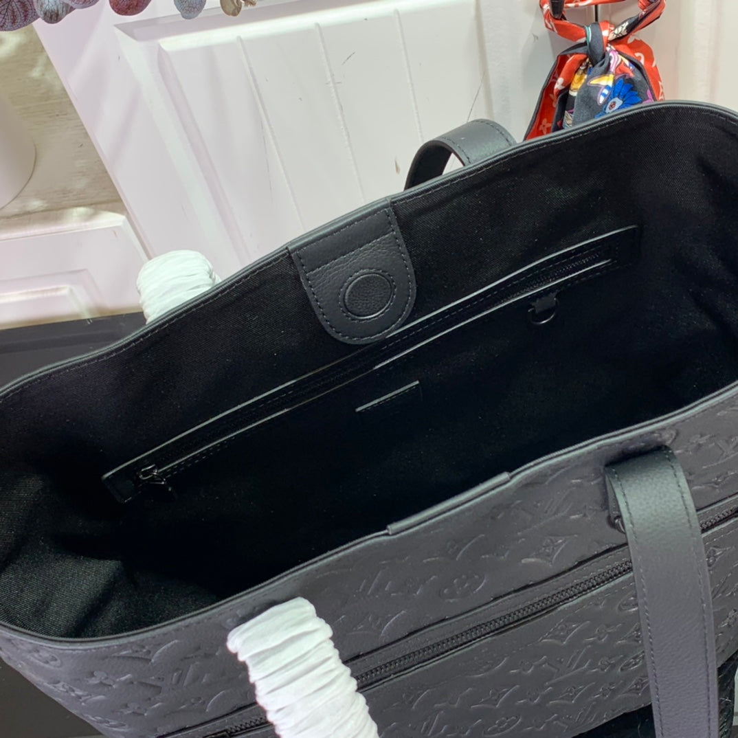 ＬＳ ＶＴＴＯＮ EXCURSION TOTE G65