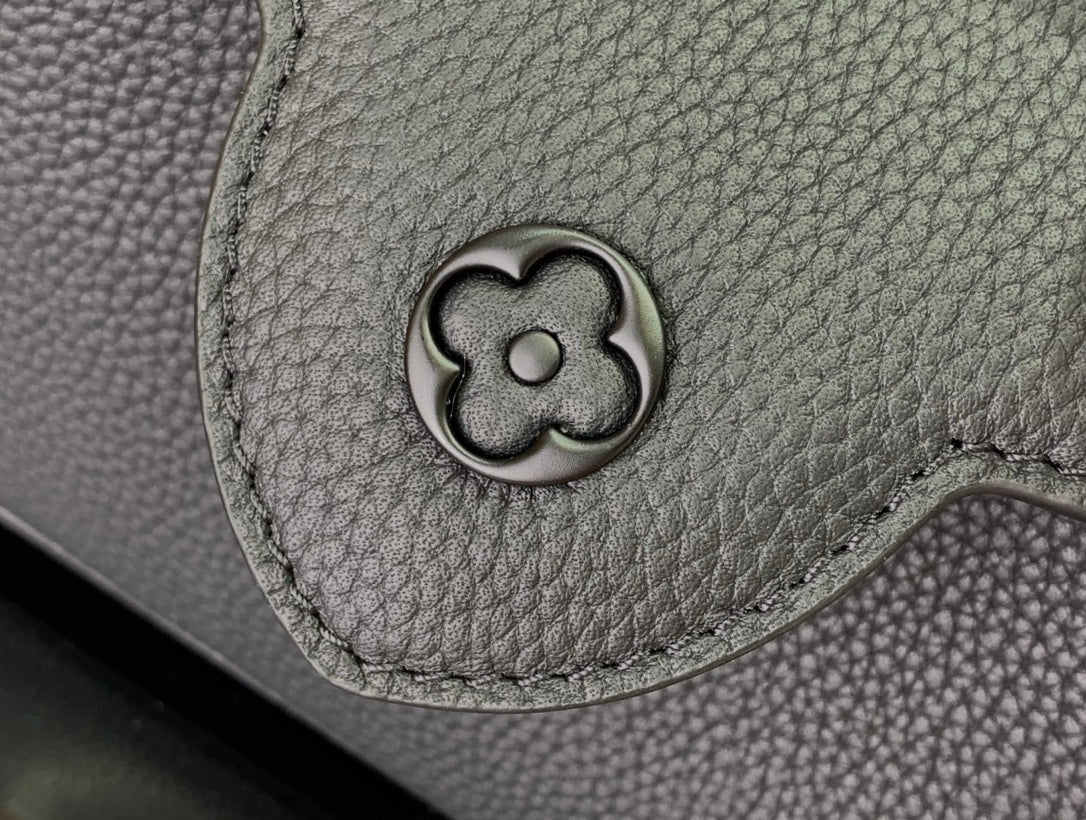 ＬＳ ＶＴＴＯＮ CAPUCINES EAST WEST MINI