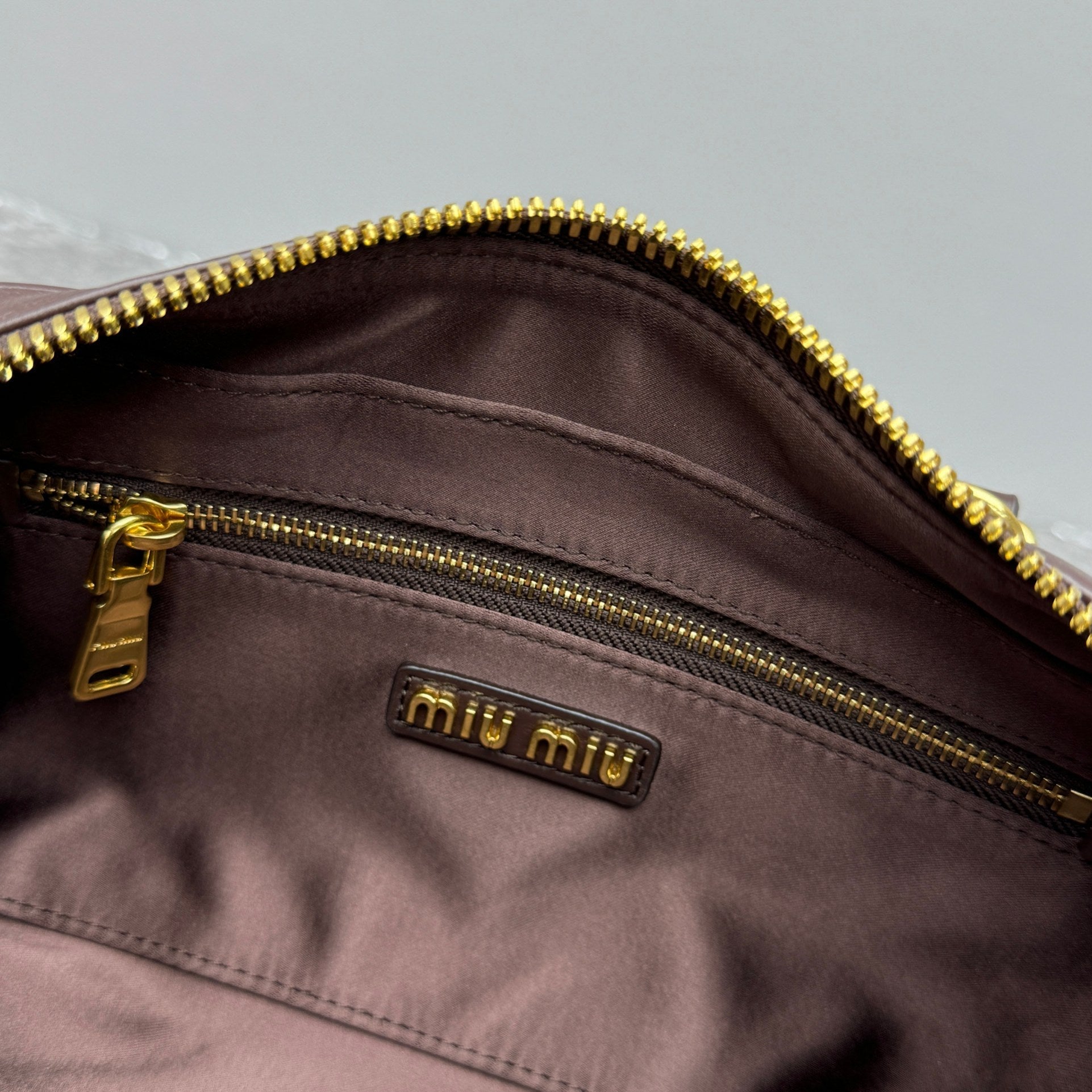 ＭＩ ＭＵ ARCADIE MATELASSÉ NAPPA LEATHER BAG BRIARWOOD